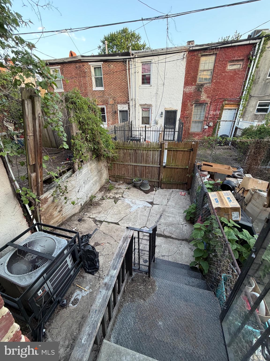 HOLLINS MARKET - Residential