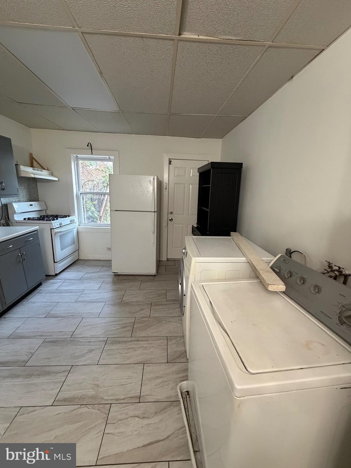 HOLLINS MARKET - Residential