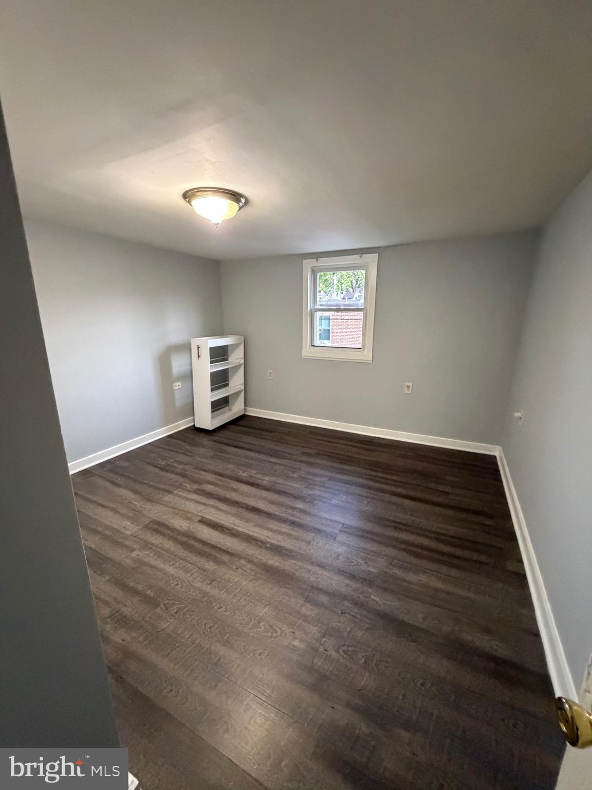 HOLLINS MARKET - Residential