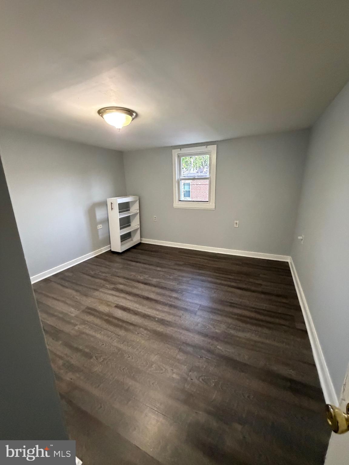 HOLLINS MARKET - Residential