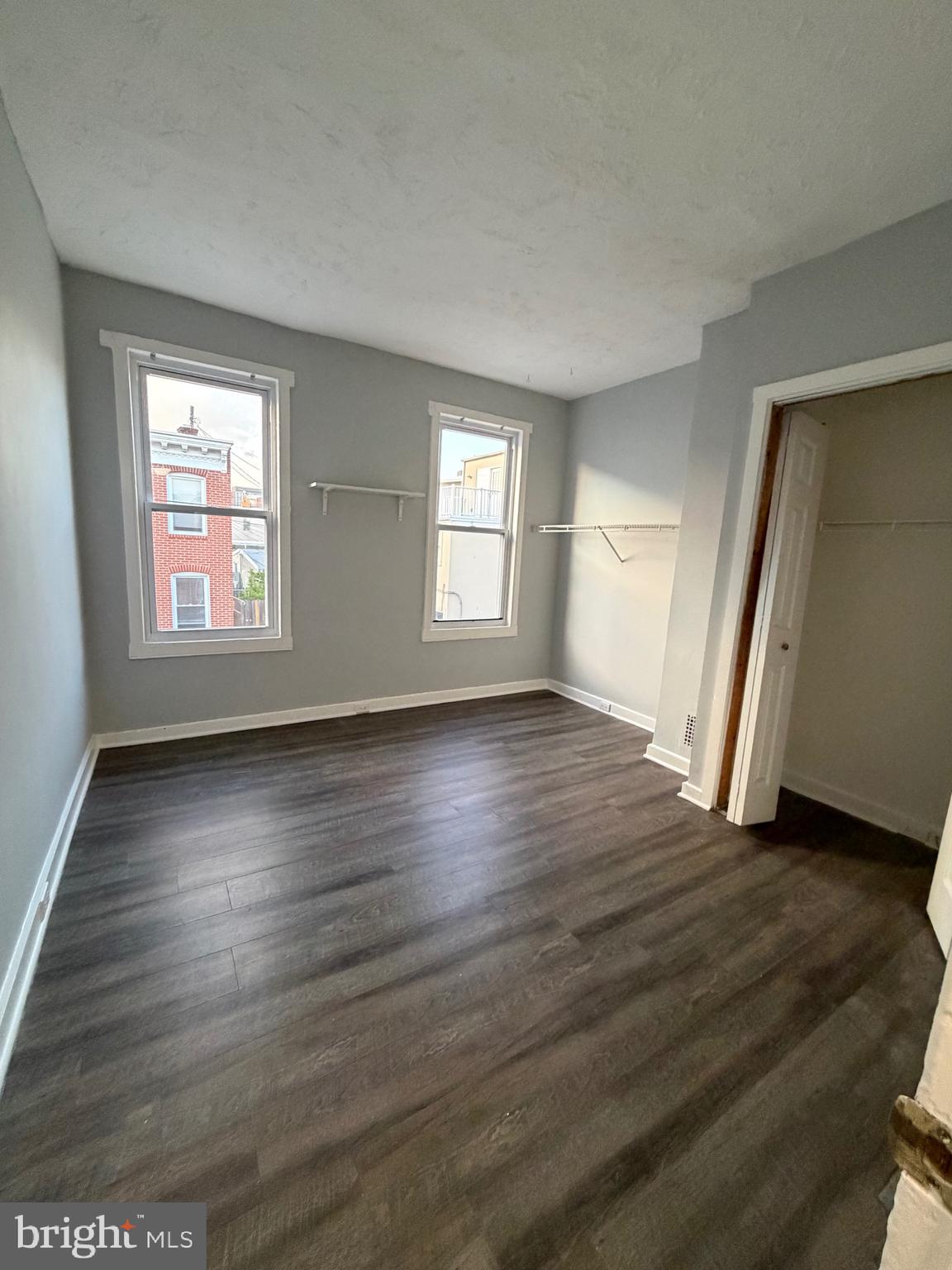HOLLINS MARKET - Residential