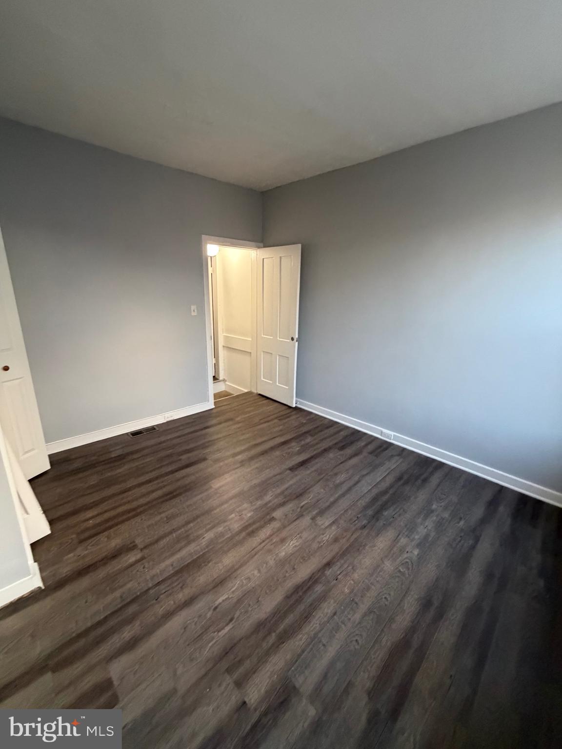 HOLLINS MARKET - Residential
