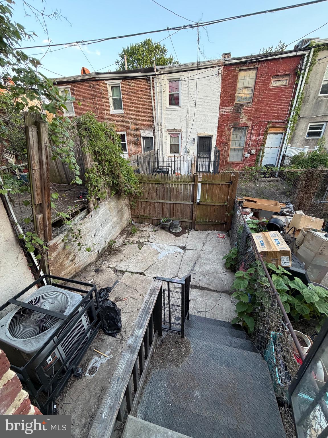 HOLLINS MARKET - Residential