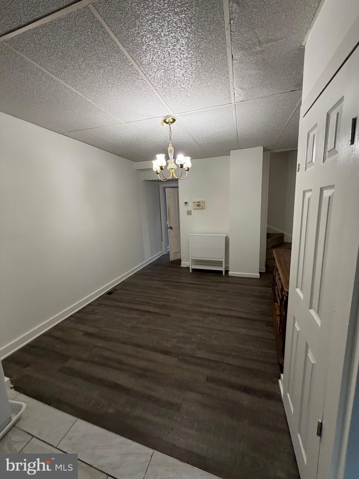 HOLLINS MARKET - Residential
