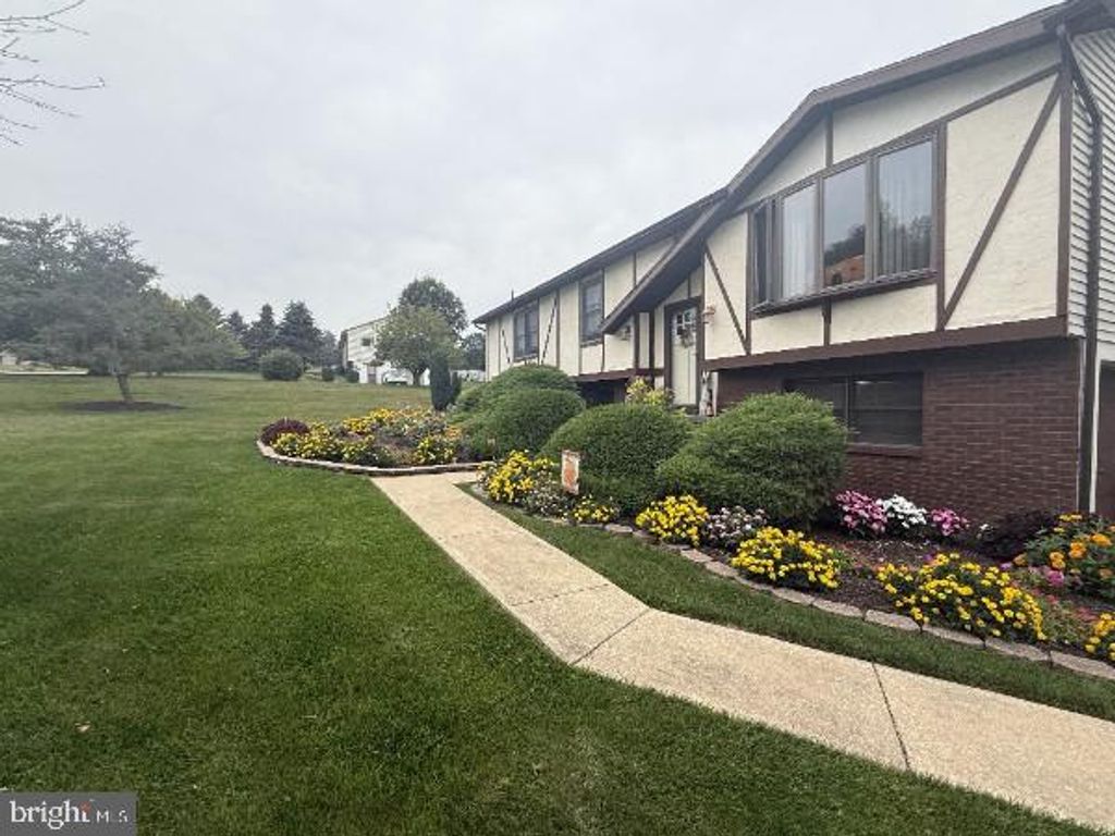 Photo of 935 Pleasant Grove Road, RED LION, PA 17356 (MLS # PAYK2091366)