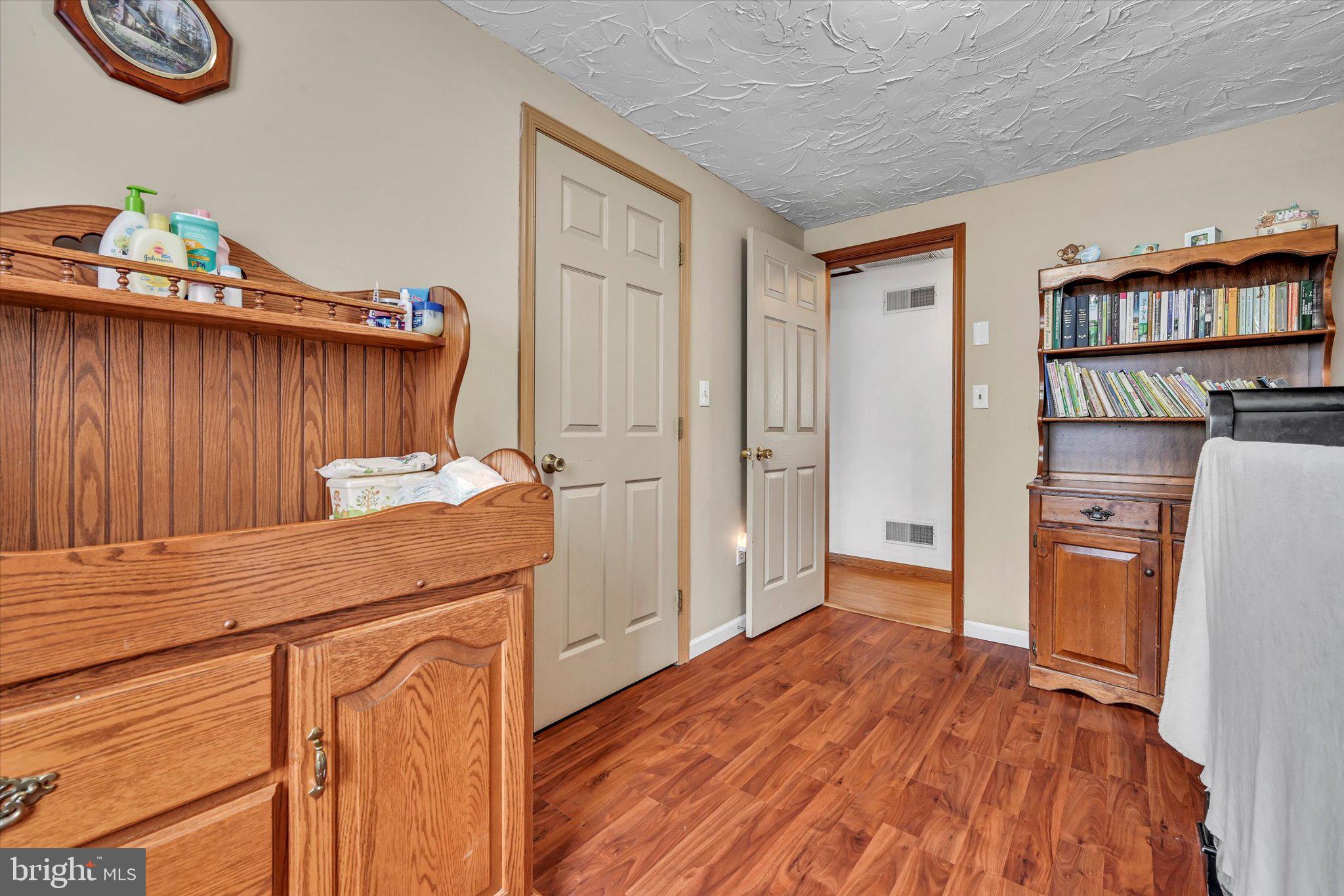 SCHOENECK - Residential