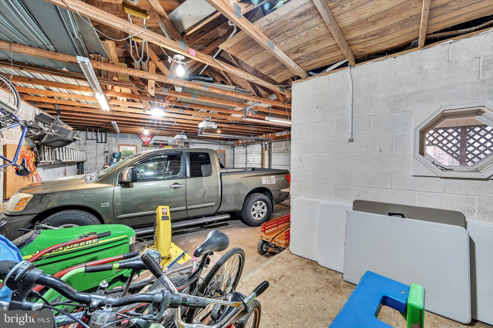 SCHOENECK - Residential