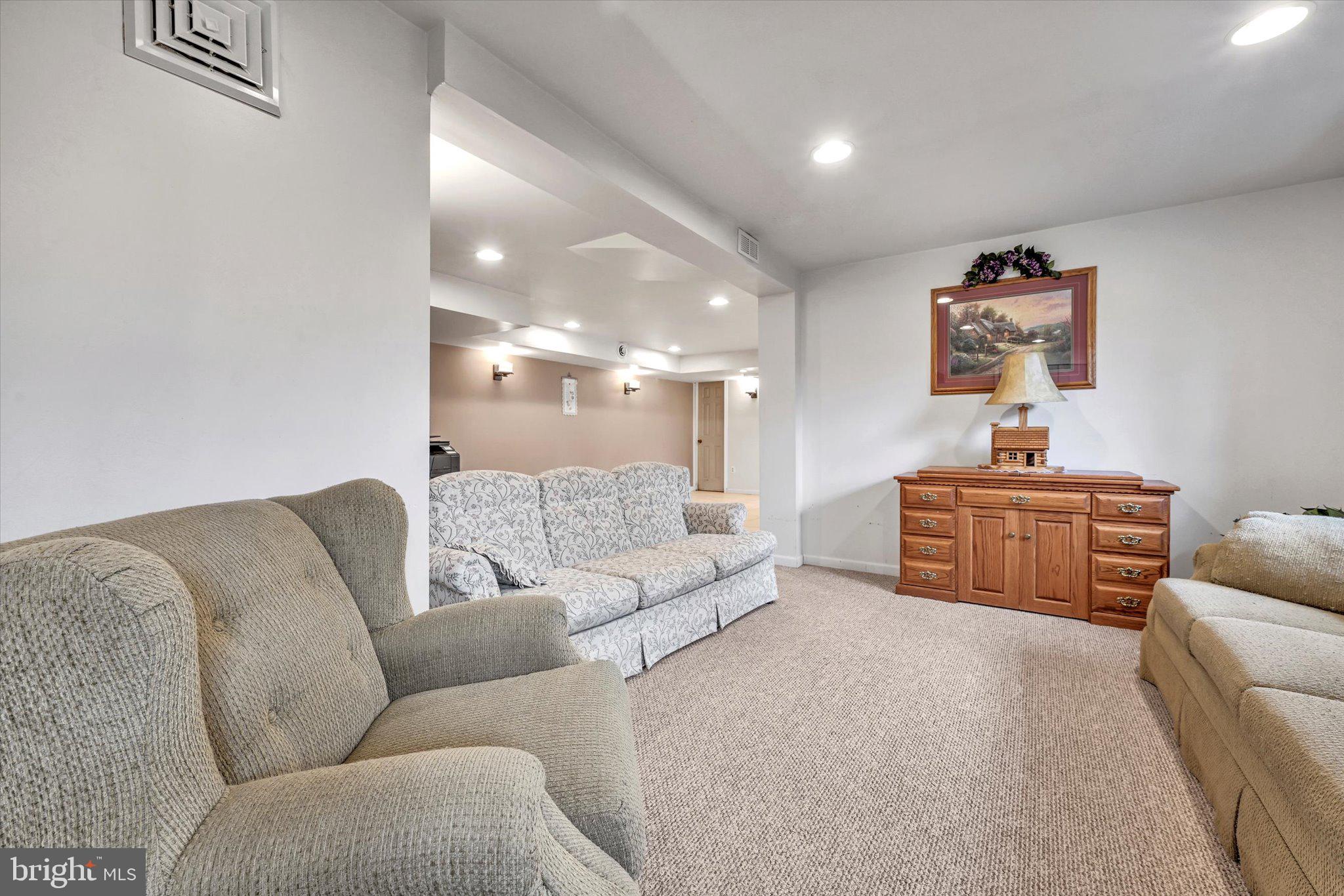 SCHOENECK - Residential