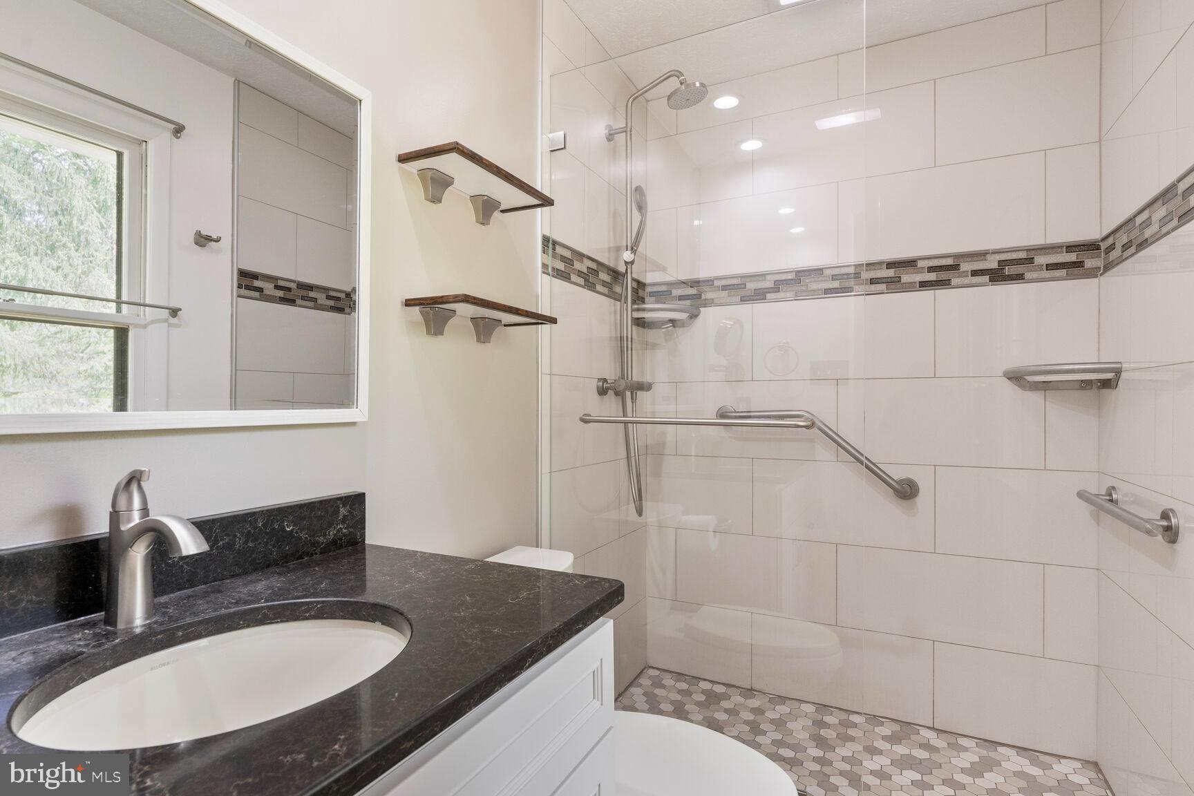 LAKE JACKSON - Residential