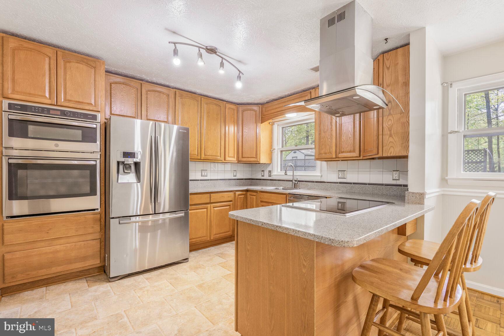 LAKE JACKSON - Residential