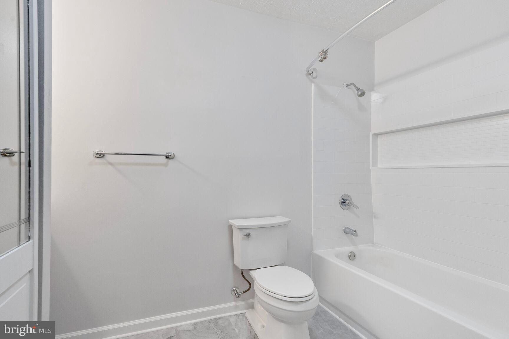 LAKE JACKSON - Residential