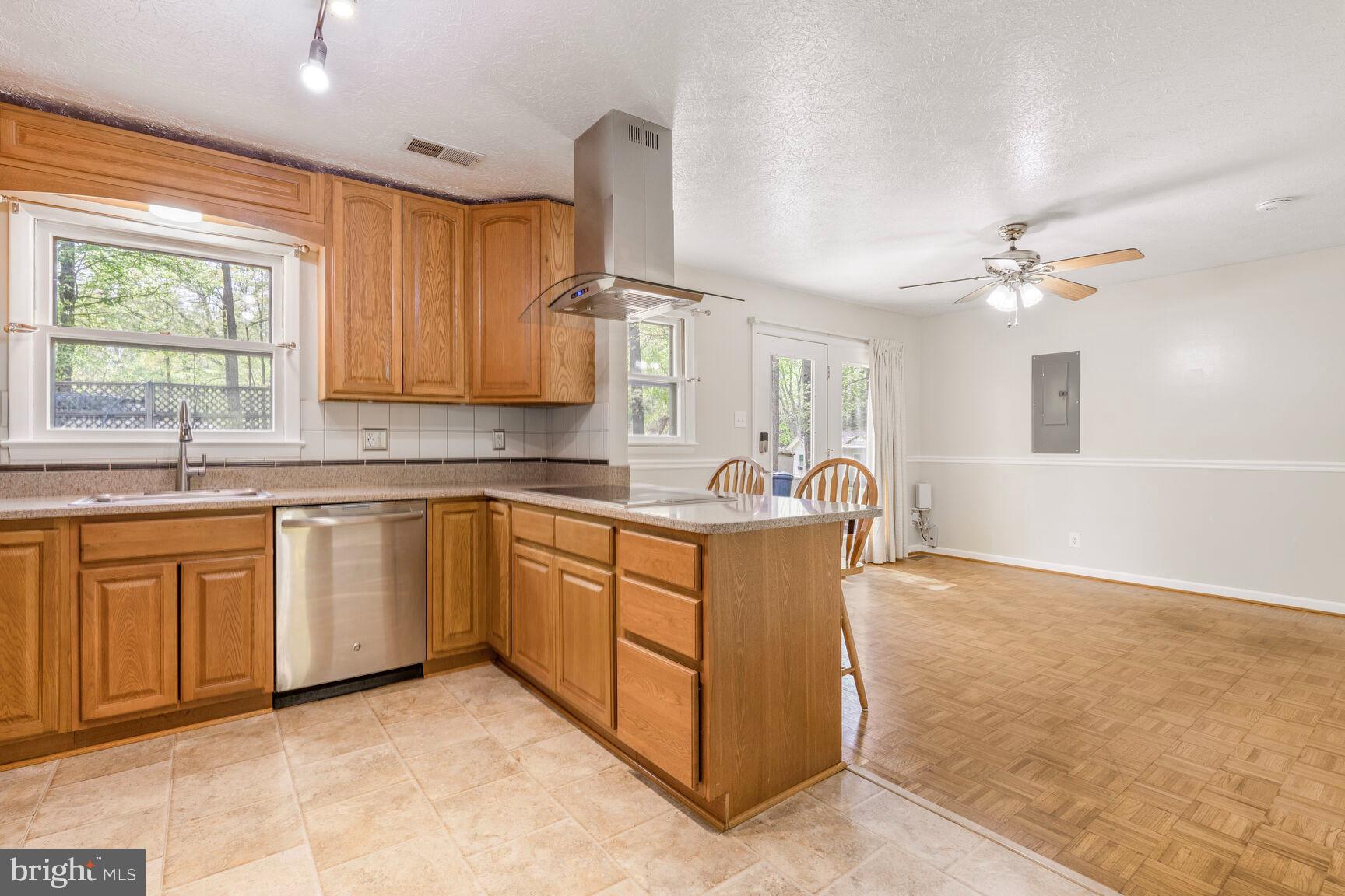 LAKE JACKSON - Residential