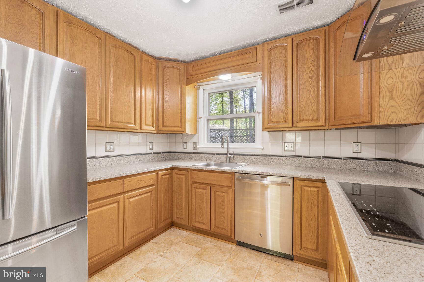 LAKE JACKSON - Residential