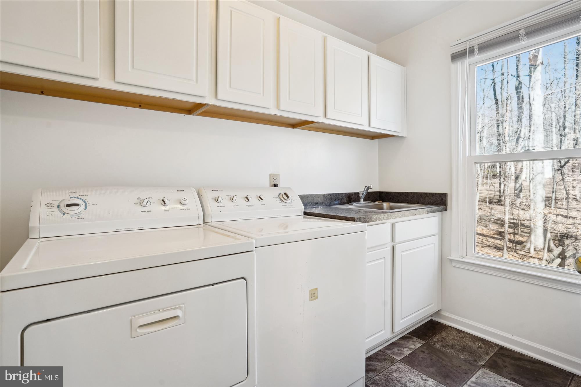 HAMPTON FOREST - Residential