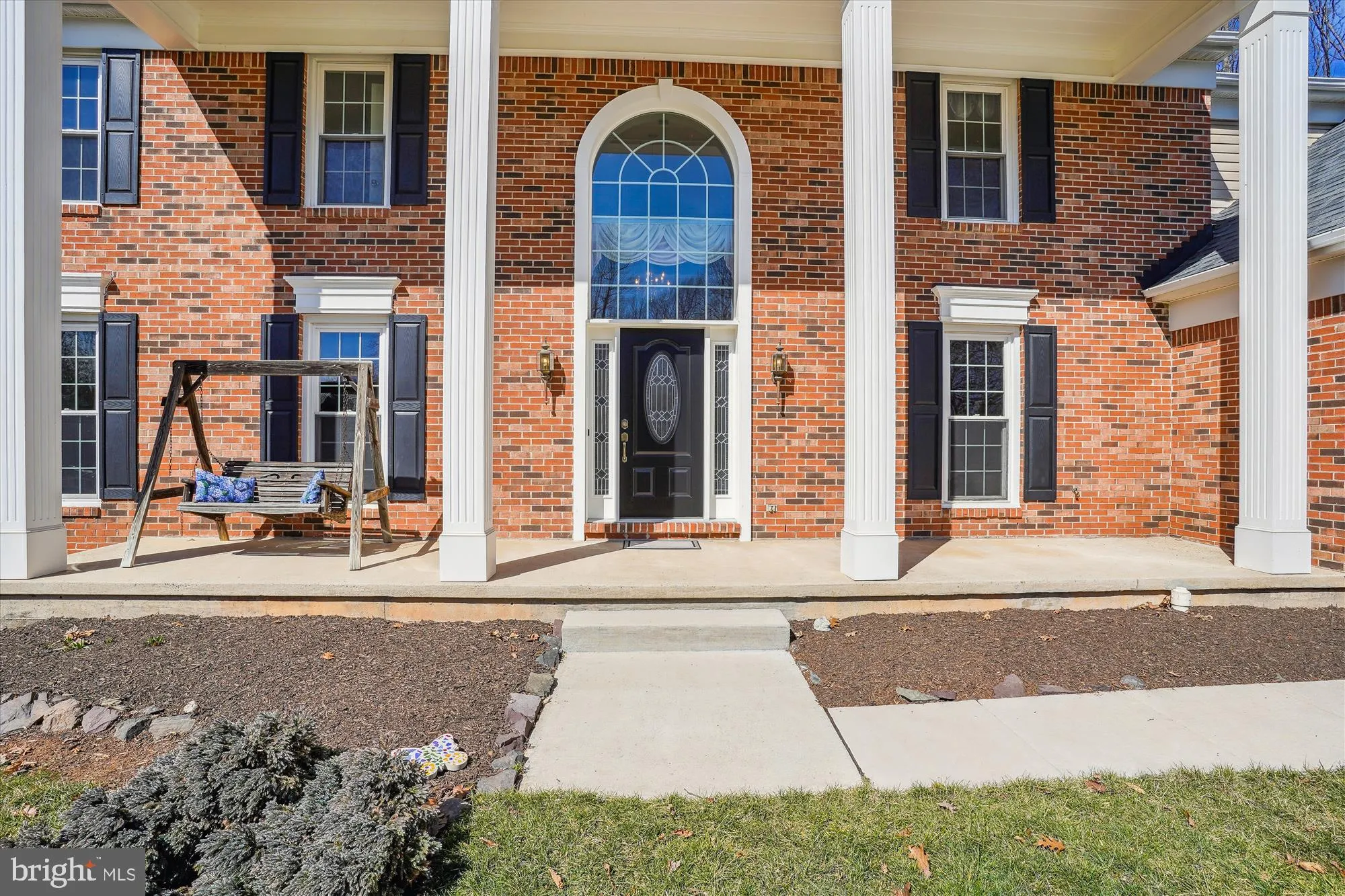 Fairfax, Virginia 22030, United States, 5 Bedrooms Bedrooms, ,4 BathroomsBathrooms,Residential,Contingent,82954