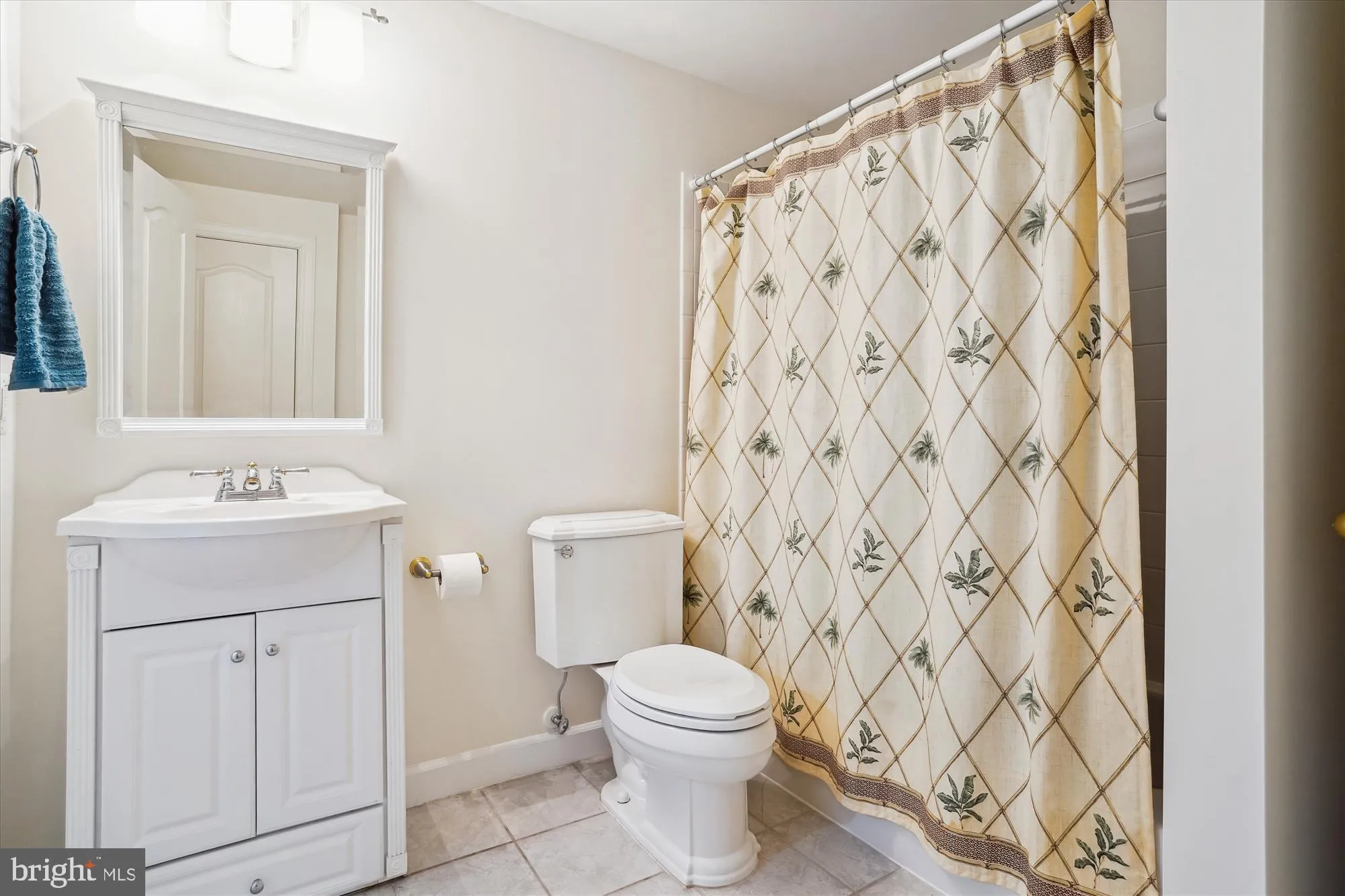 Fairfax, Virginia 22030, United States, 5 Bedrooms Bedrooms, ,4 BathroomsBathrooms,Residential,Contingent,82954