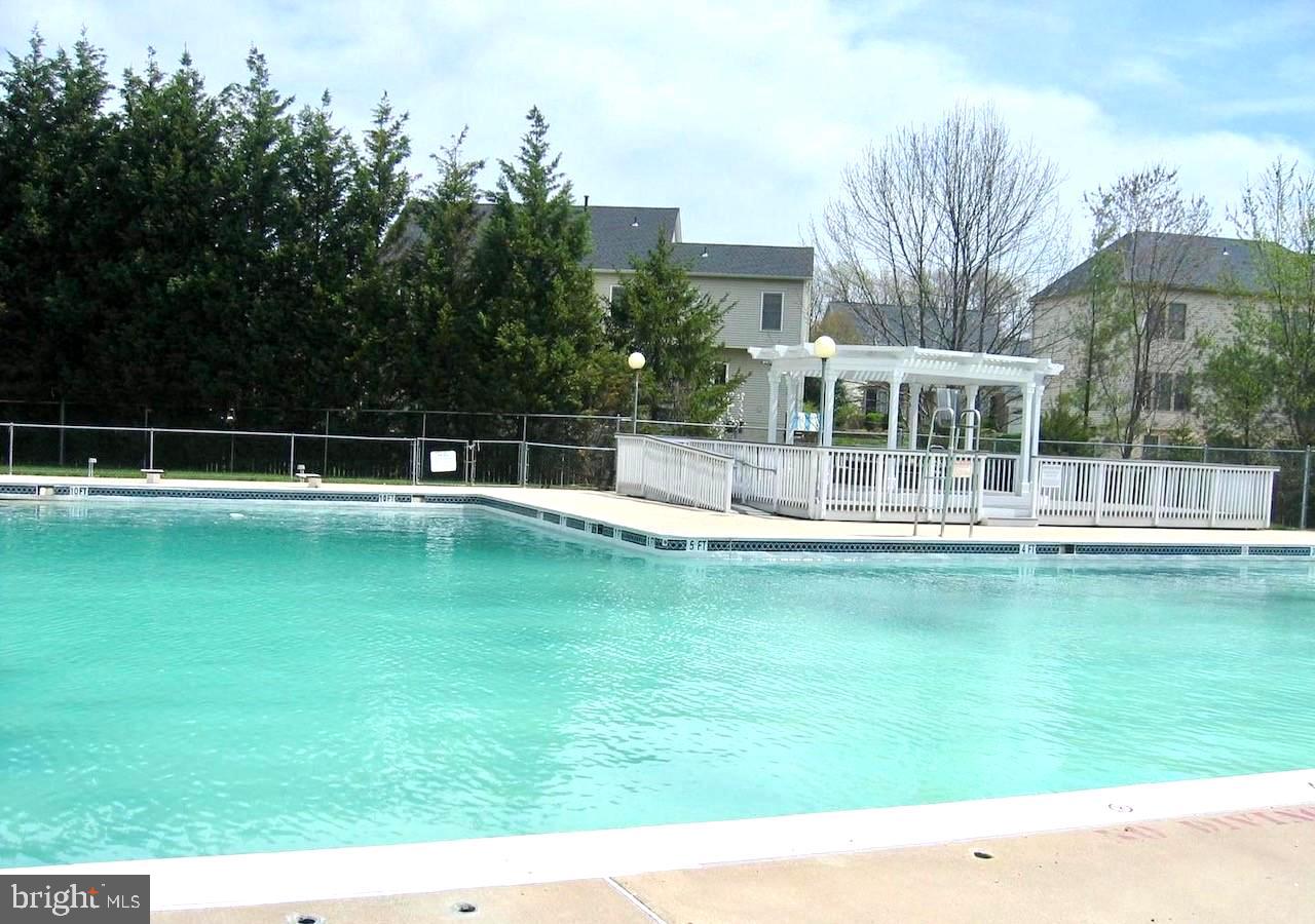 HAMPTON FOREST - Residential