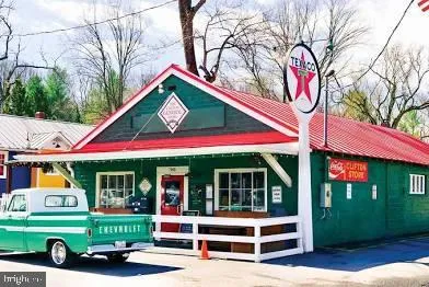 Fairfax, Virginia 22030, United States, 5 Bedrooms Bedrooms, ,4 BathroomsBathrooms,Residential,Contingent,82954