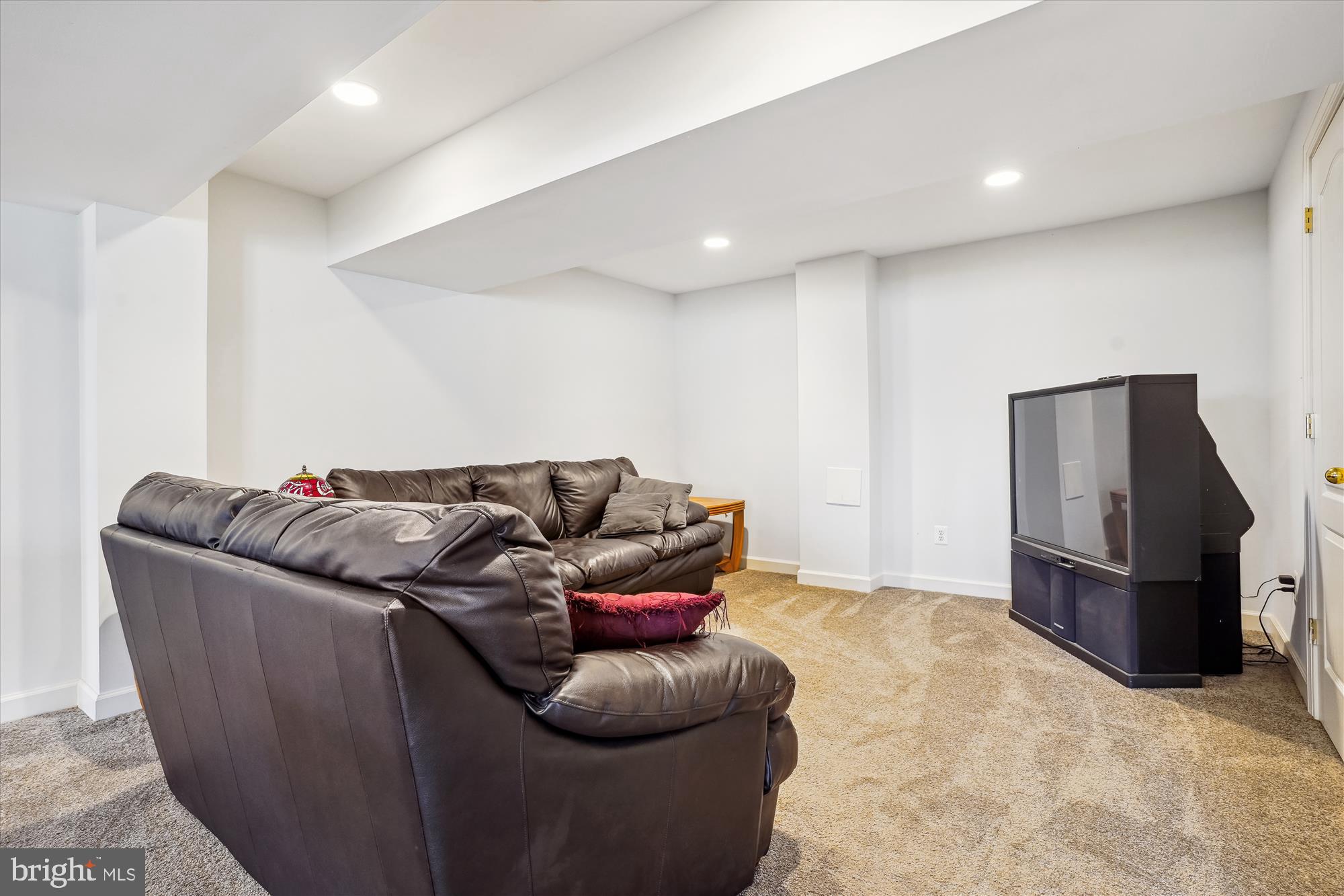 HAMPTON FOREST - Residential