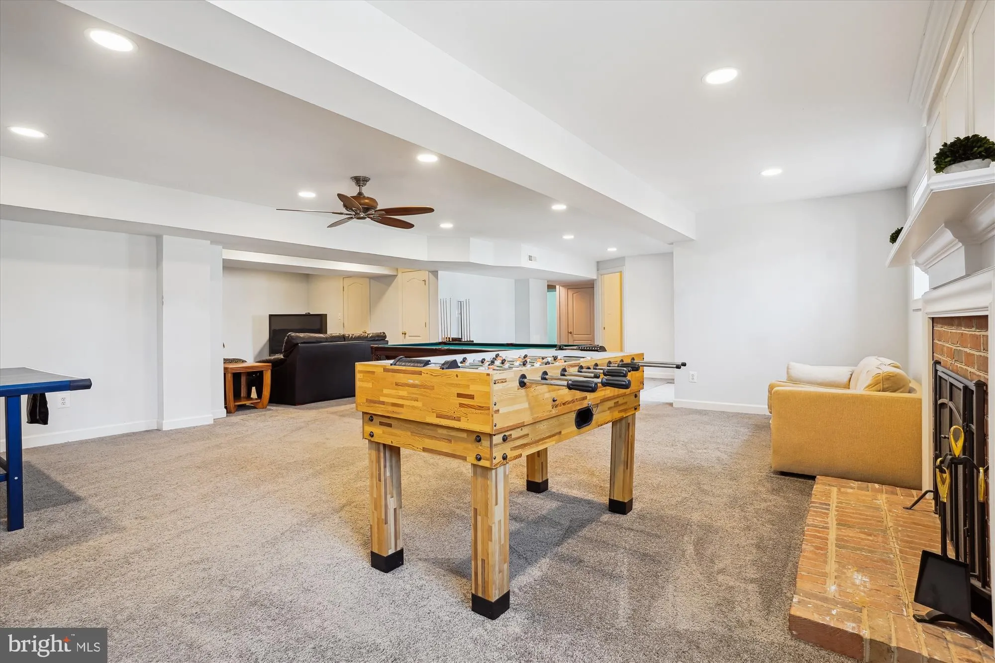 Fairfax, Virginia 22030, United States, 5 Bedrooms Bedrooms, ,4 BathroomsBathrooms,Residential,Contingent,82954