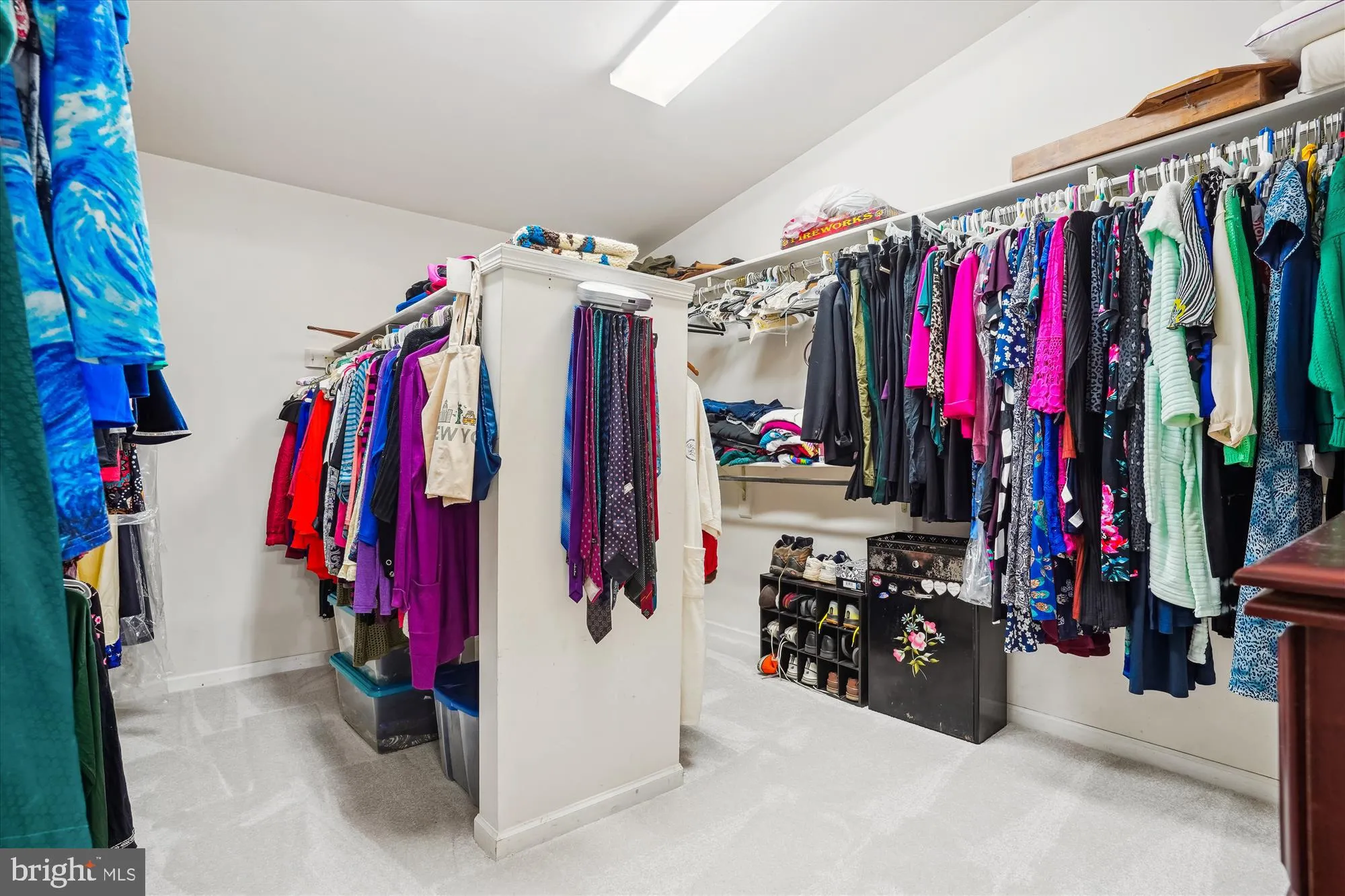 Fairfax, Virginia 22030, United States, 5 Bedrooms Bedrooms, ,4 BathroomsBathrooms,Residential,Contingent,82954