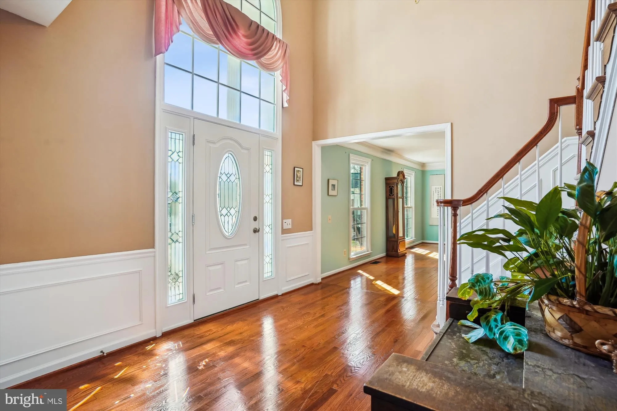 Fairfax, Virginia 22030, United States, 5 Bedrooms Bedrooms, ,4 BathroomsBathrooms,Residential,Contingent,82954