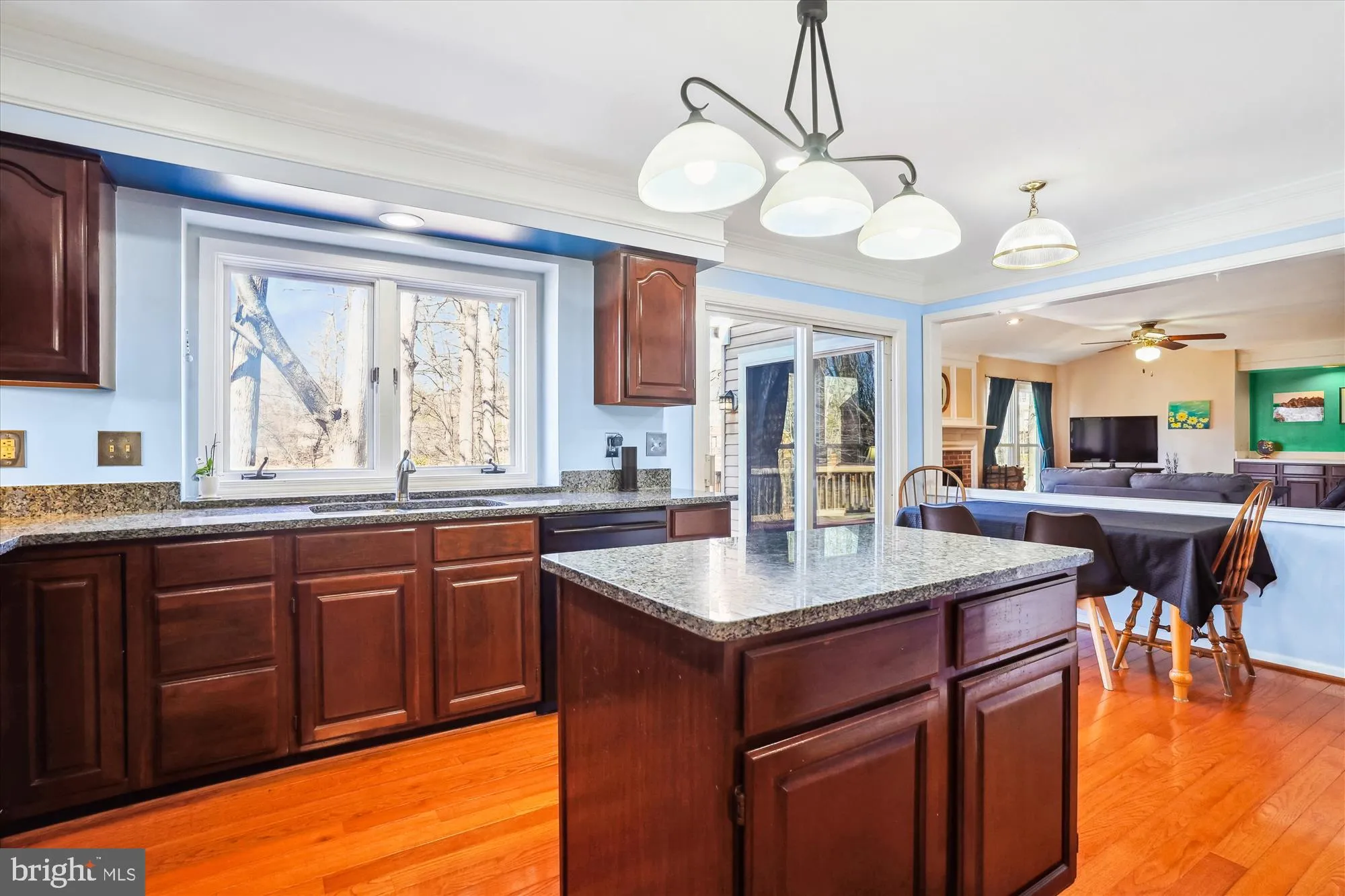 Fairfax, Virginia 22030, United States, 5 Bedrooms Bedrooms, ,4 BathroomsBathrooms,Residential,Contingent,82954