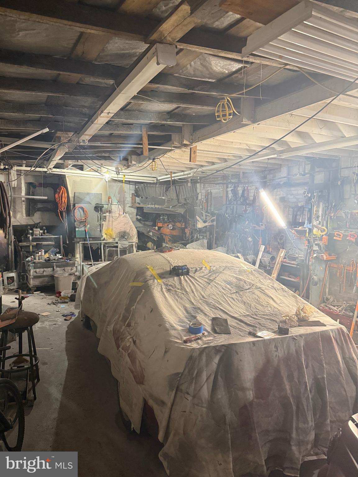 KENSINGTON - Commercial Sale