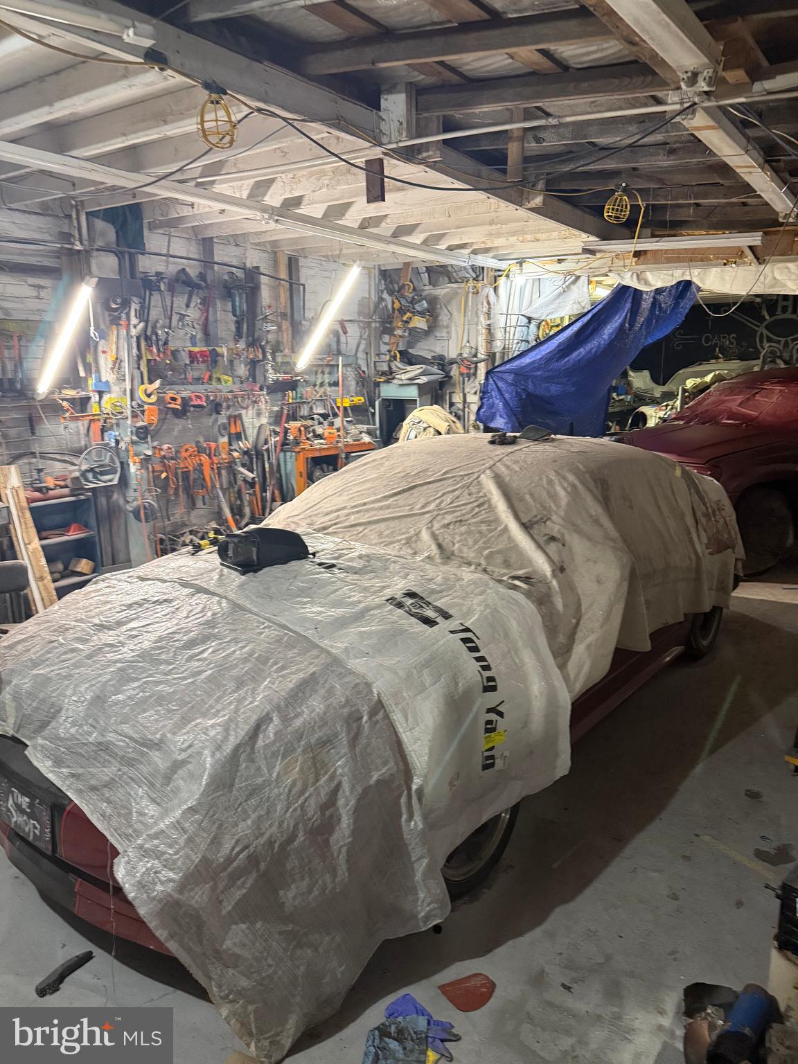 KENSINGTON - Commercial Sale