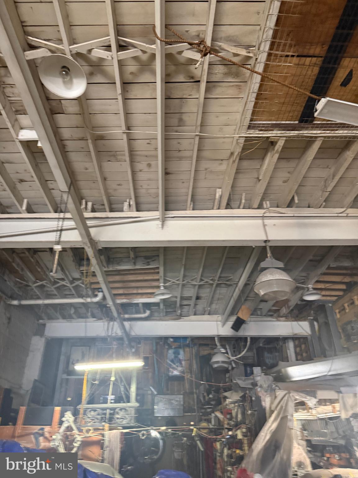 KENSINGTON - Commercial Sale