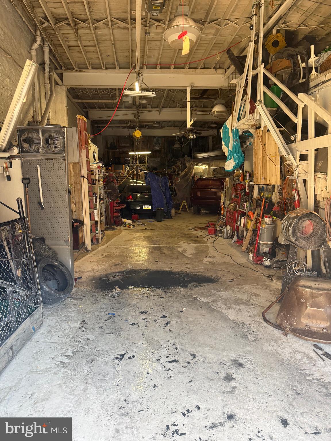 KENSINGTON - Commercial Sale