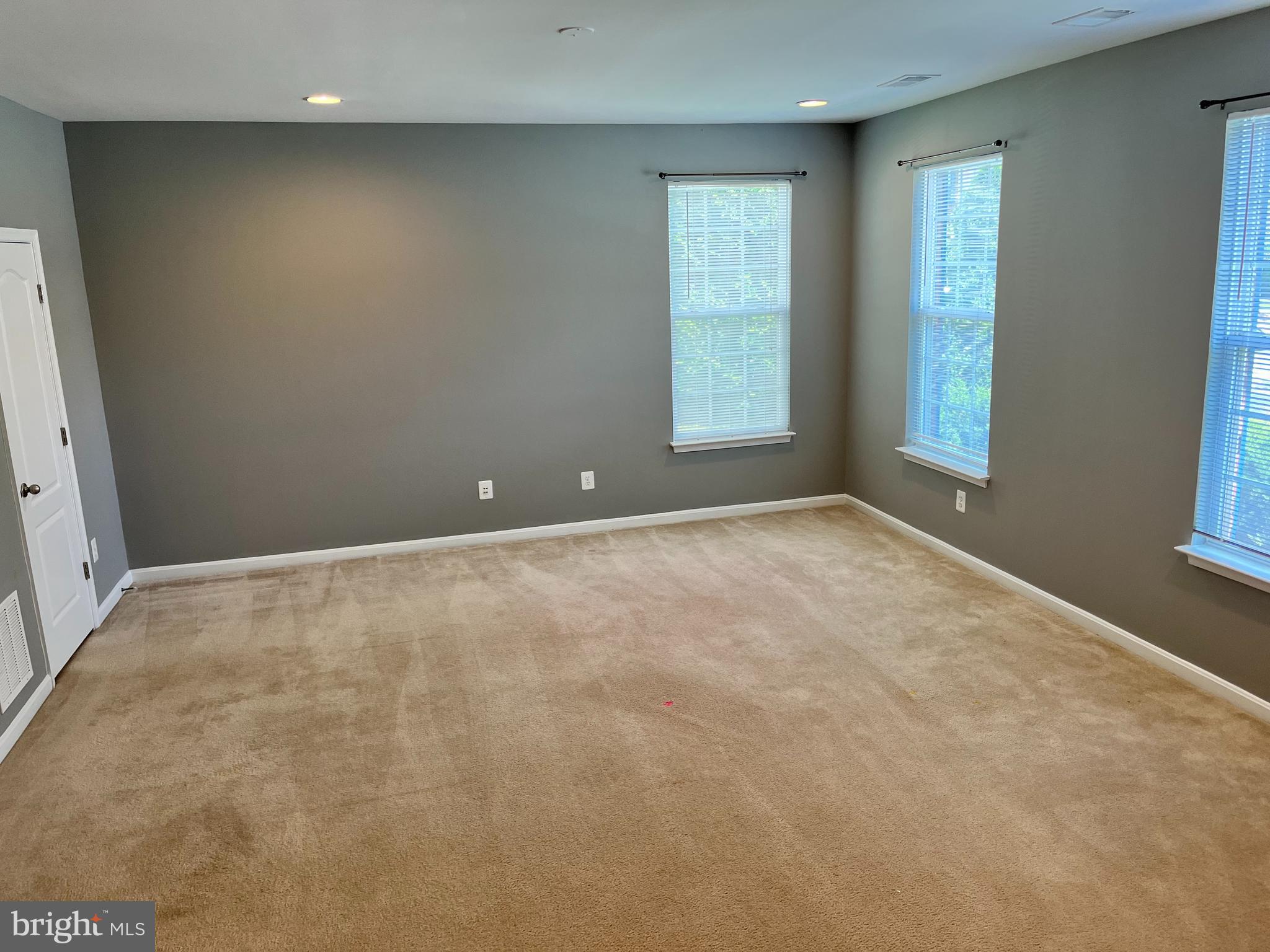 LANSDOWNE TOWN CENTER - Residential Lease