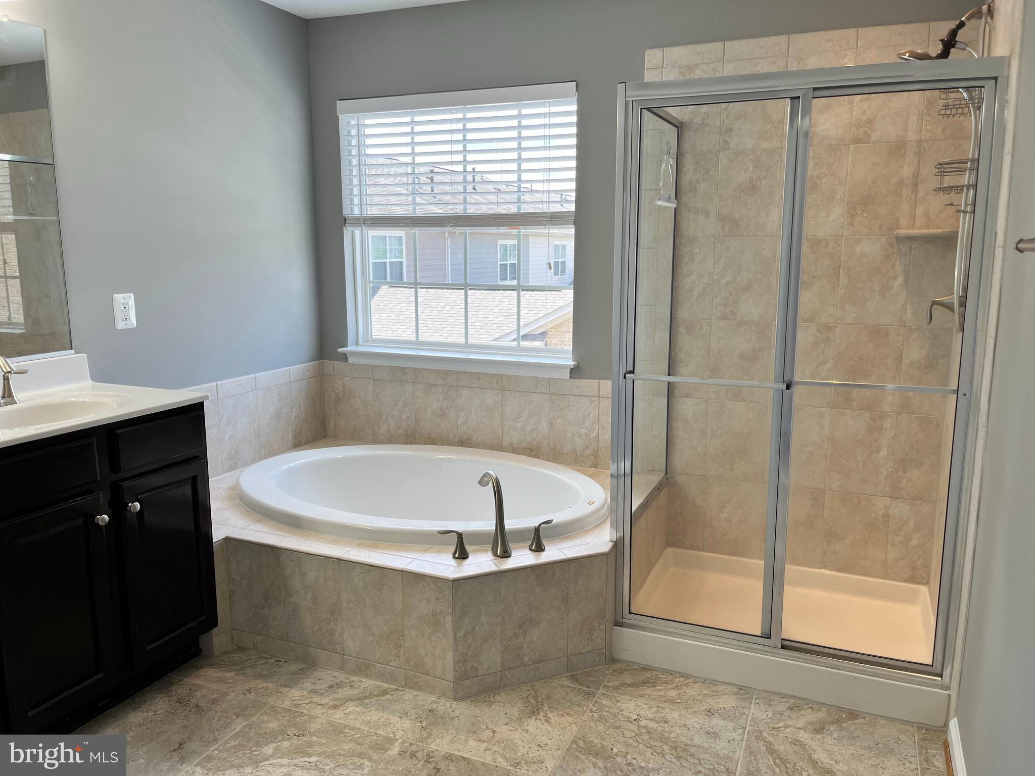 LANSDOWNE TOWN CENTER - Residential Lease