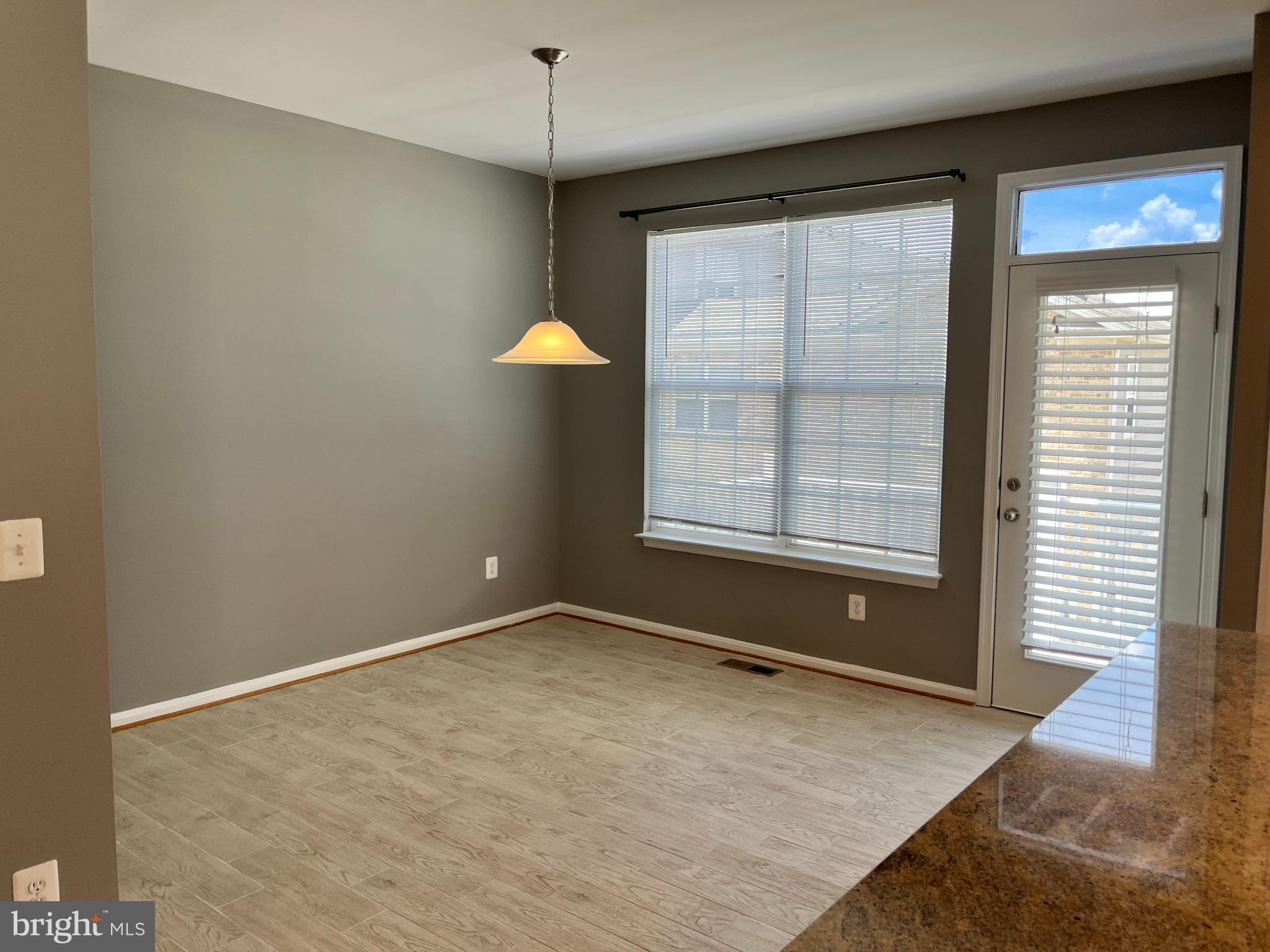 LANSDOWNE TOWN CENTER - Residential Lease