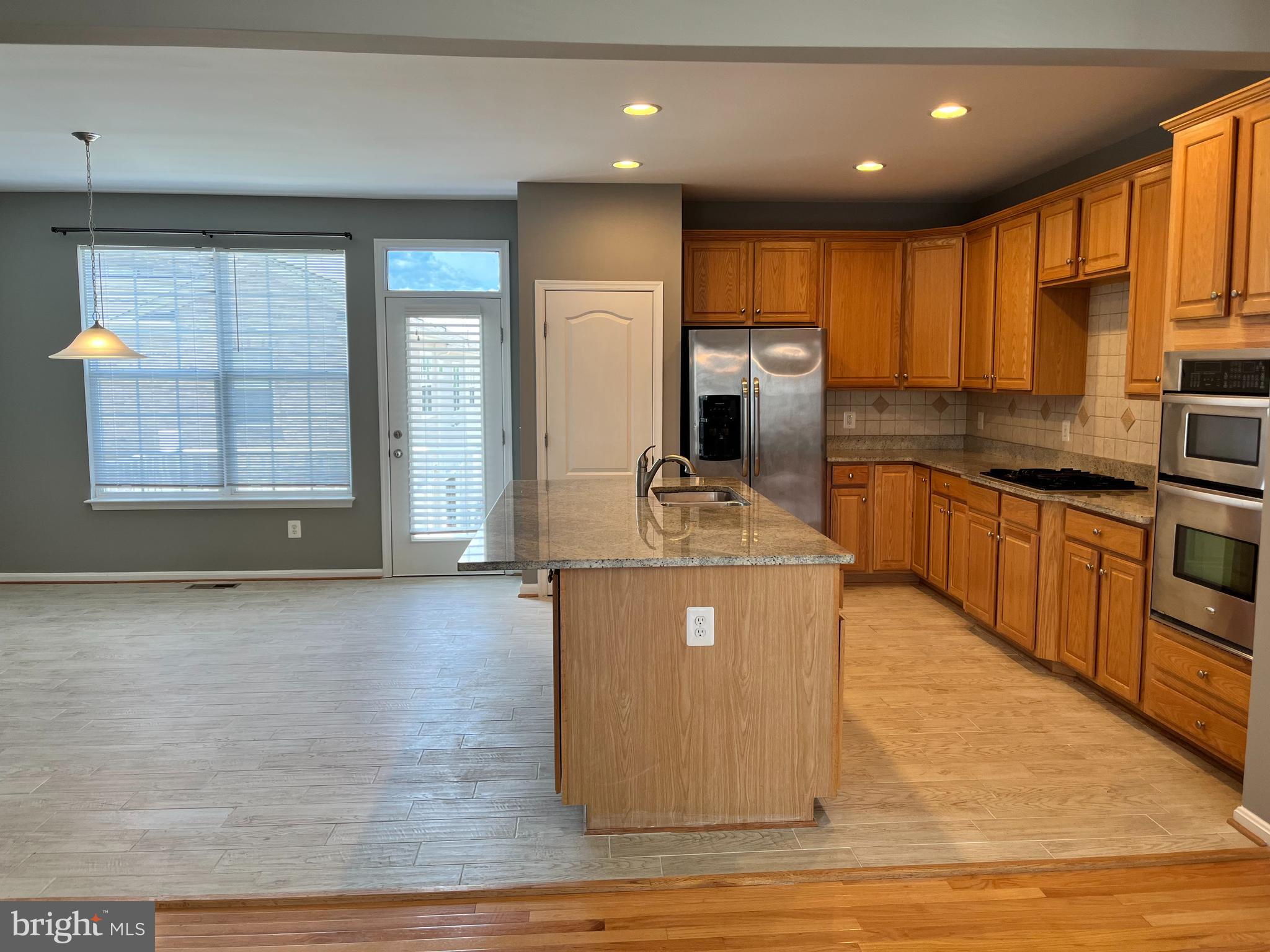 LANSDOWNE TOWN CENTER - Residential Lease