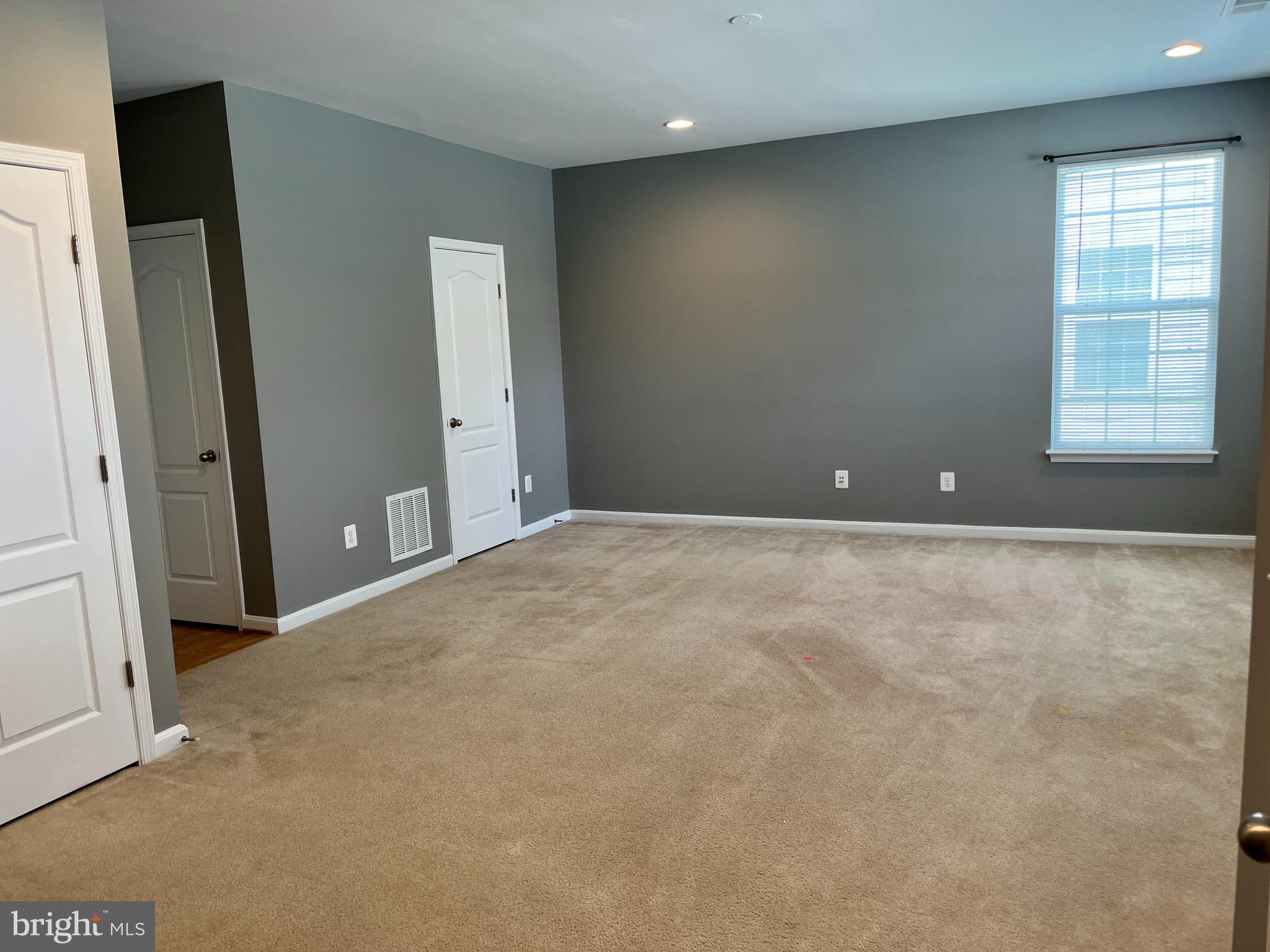 LANSDOWNE TOWN CENTER - Residential Lease