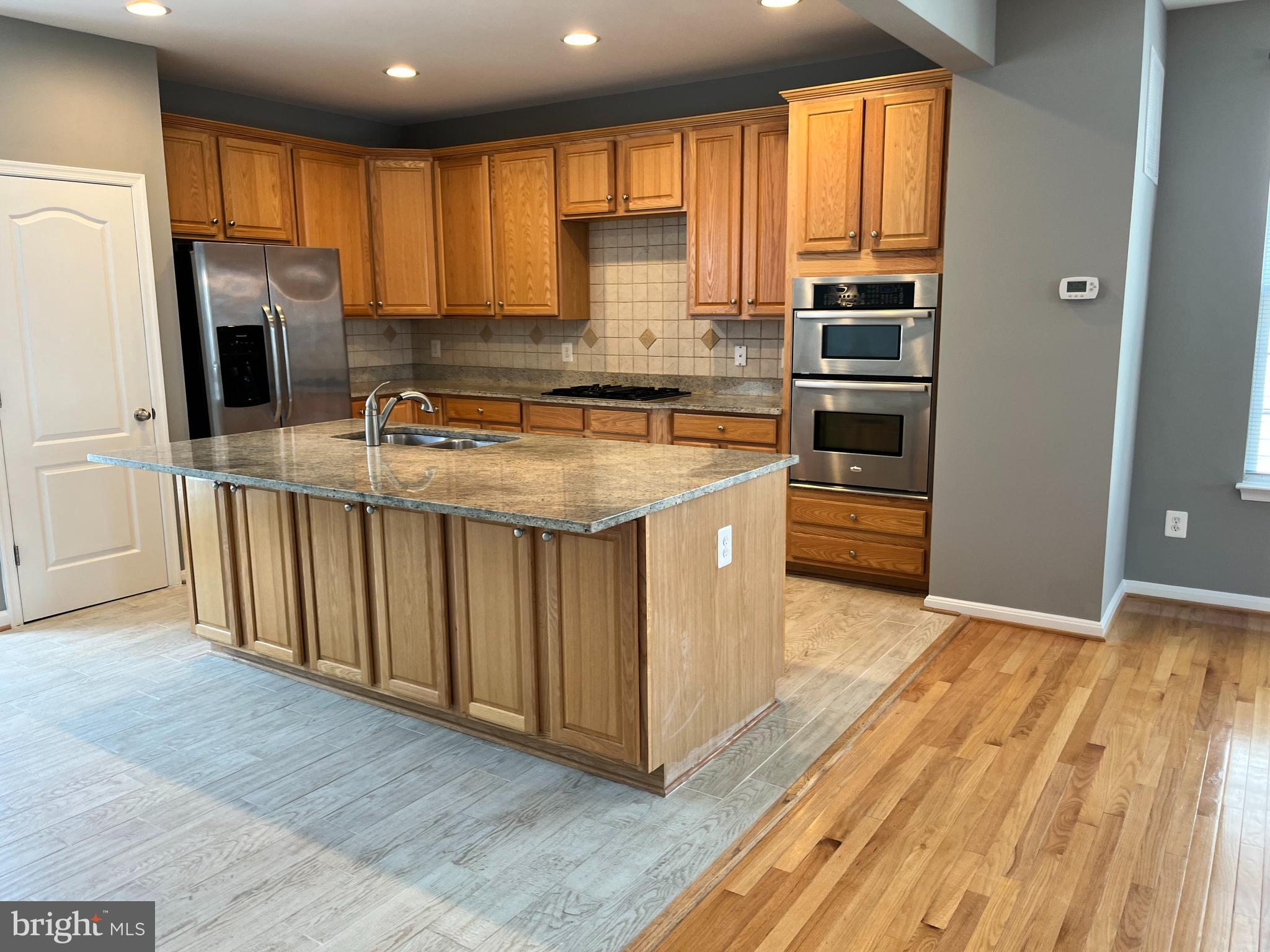 LANSDOWNE TOWN CENTER - Residential Lease