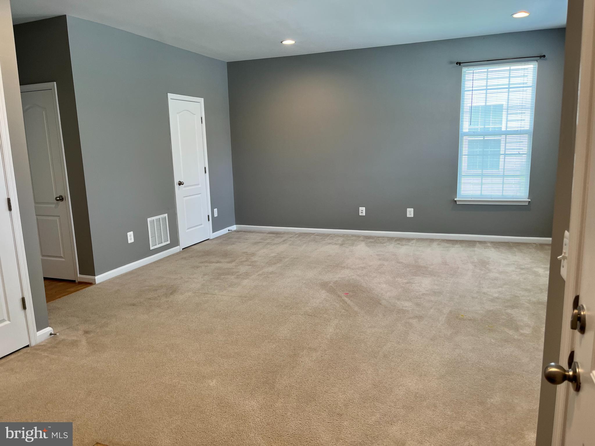 LANSDOWNE TOWN CENTER - Residential Lease