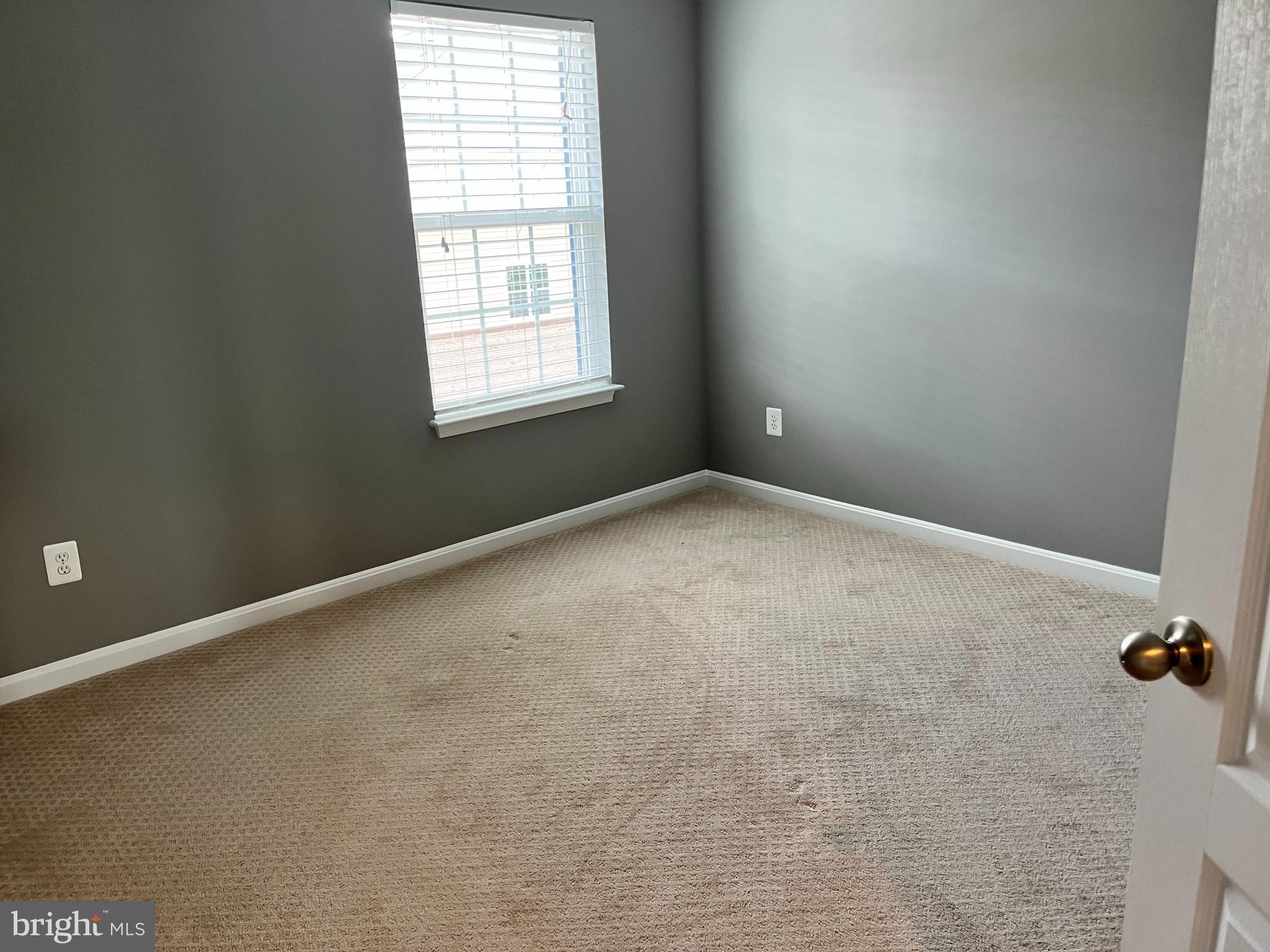 LANSDOWNE TOWN CENTER - Residential Lease