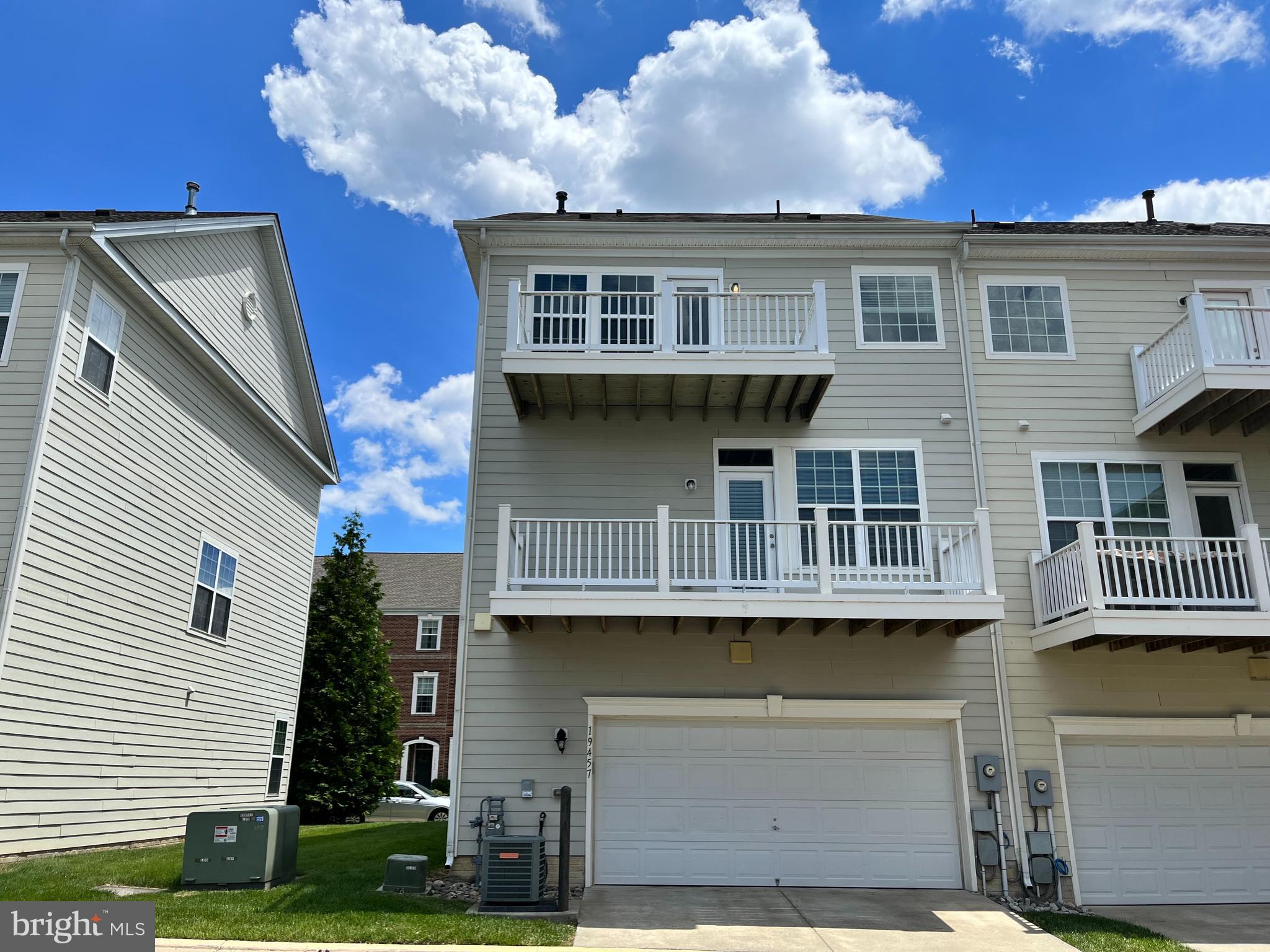 LANSDOWNE TOWN CENTER - Residential Lease