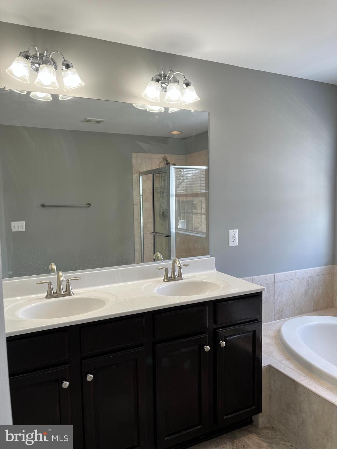 LANSDOWNE TOWN CENTER - Residential Lease