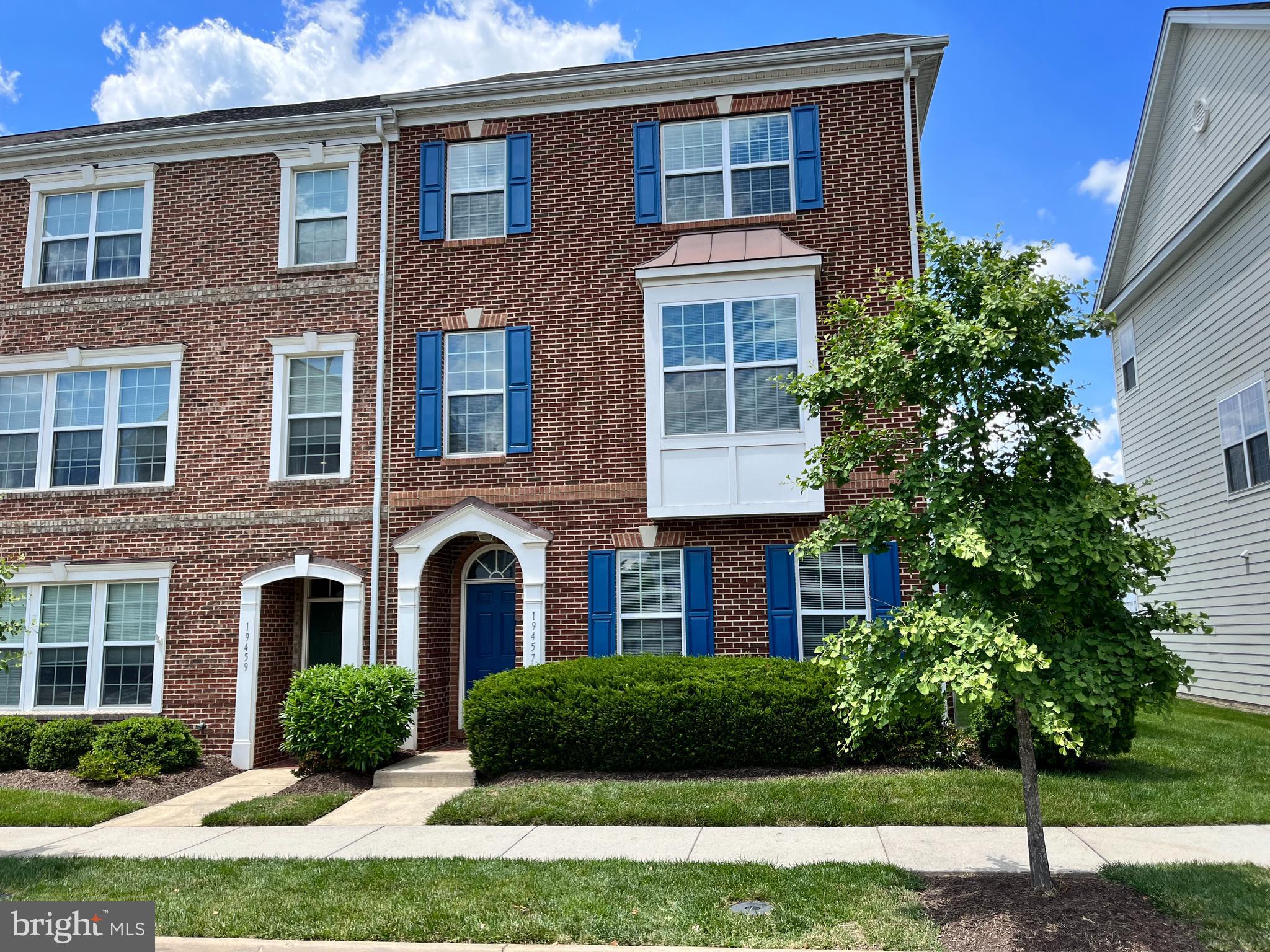 LANSDOWNE TOWN CENTER - Residential Lease