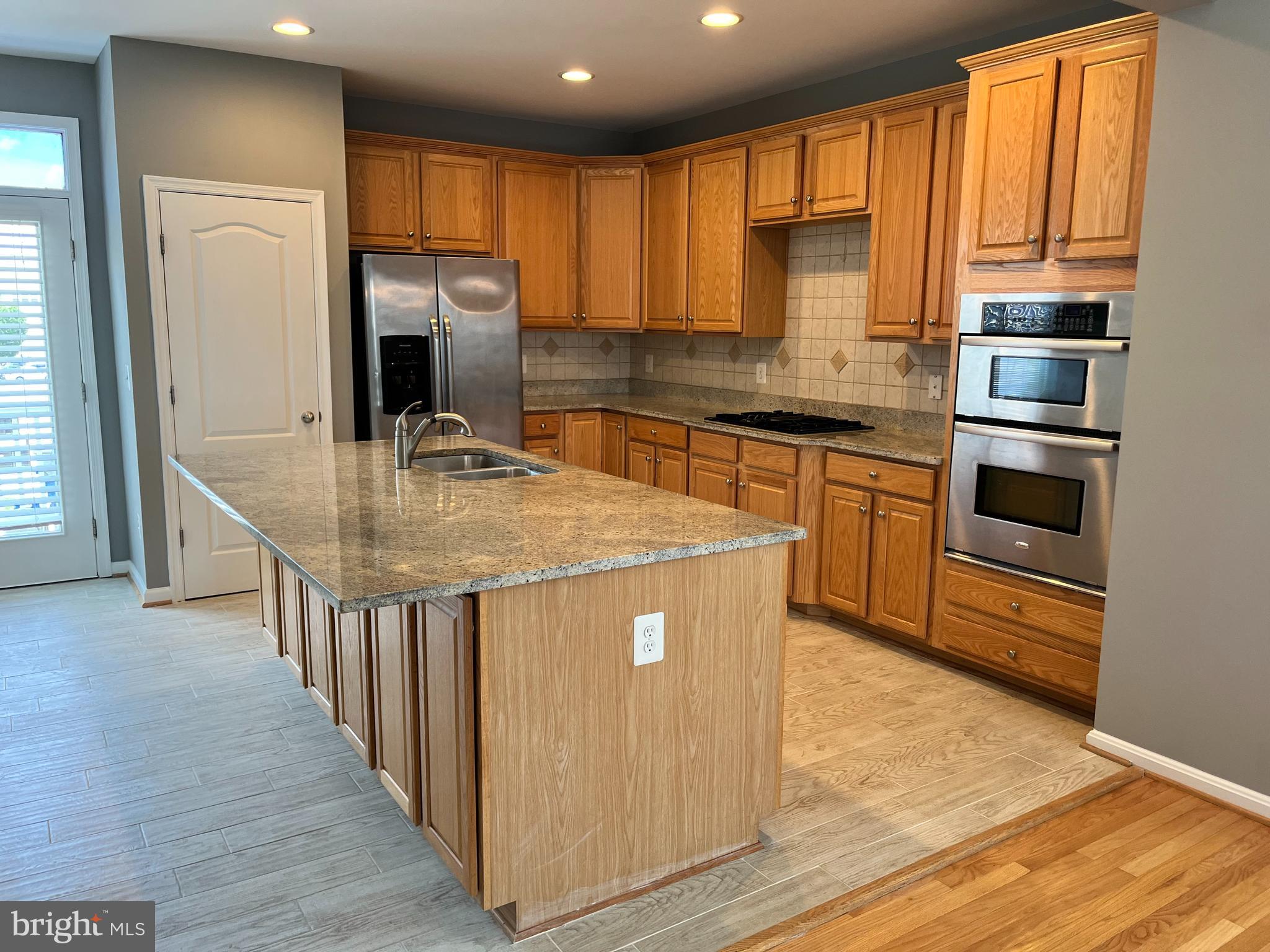 LANSDOWNE TOWN CENTER - Residential Lease