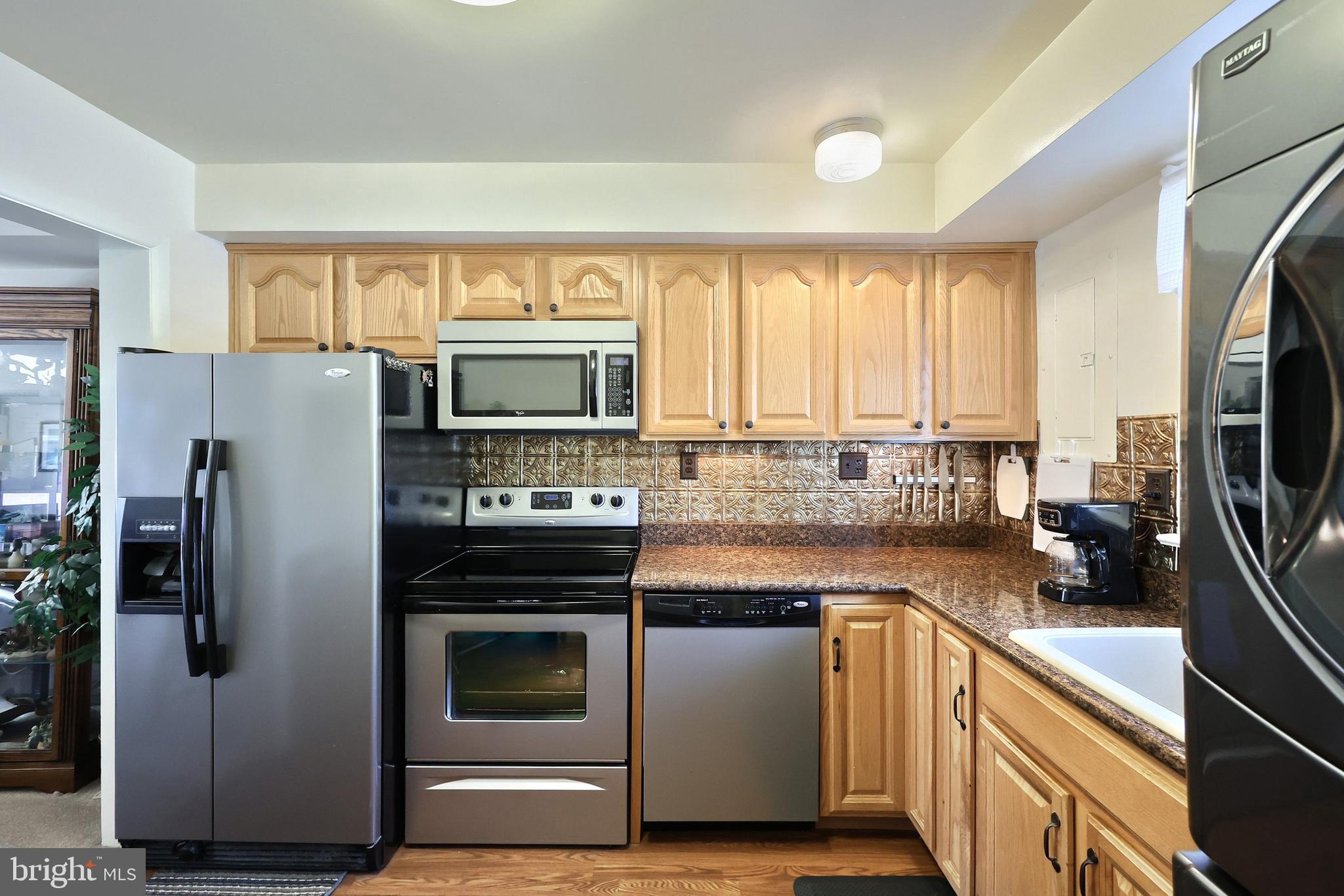 COLONY PARK CONDOS - Residential