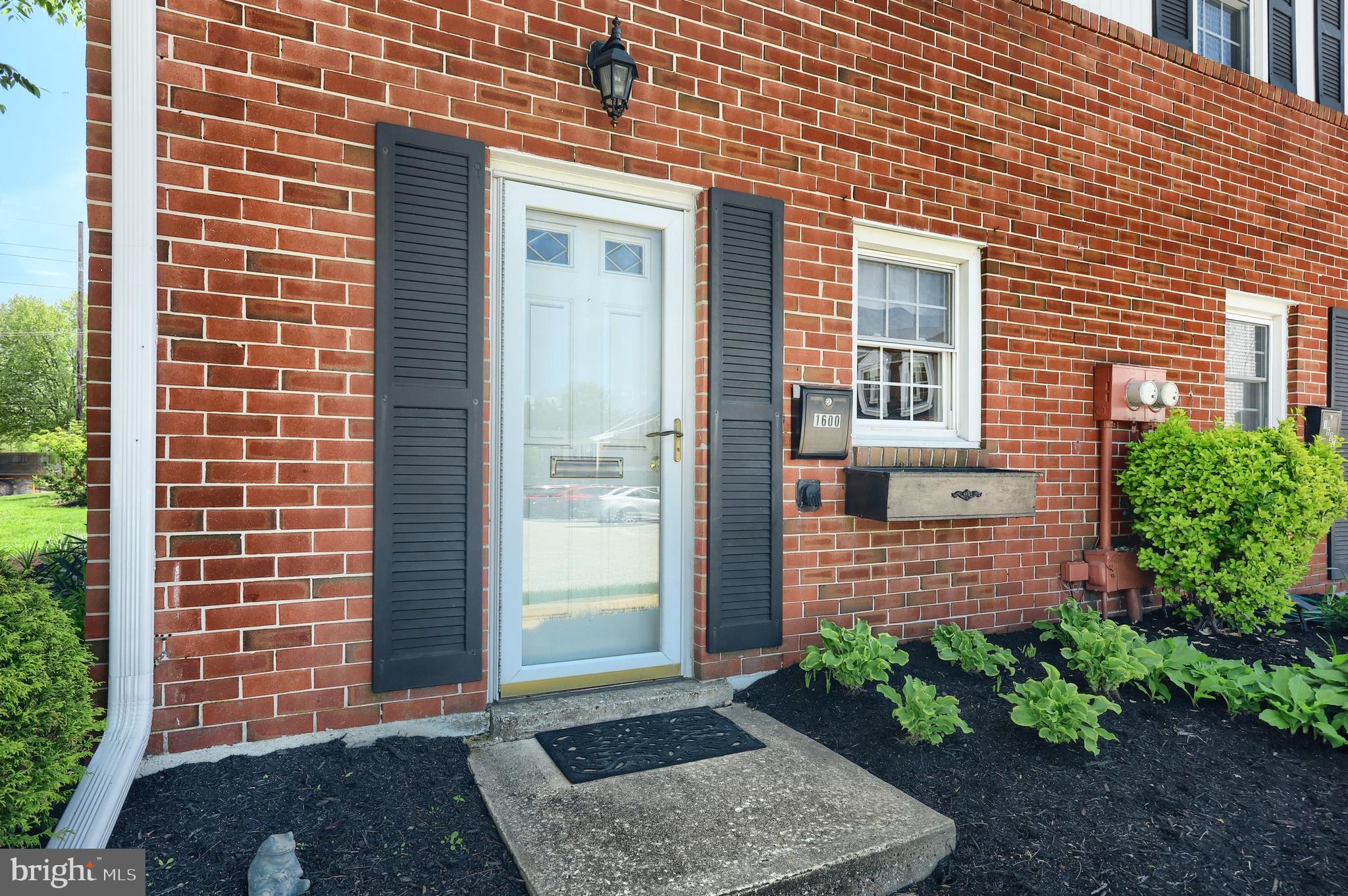 COLONY PARK CONDOS - Residential