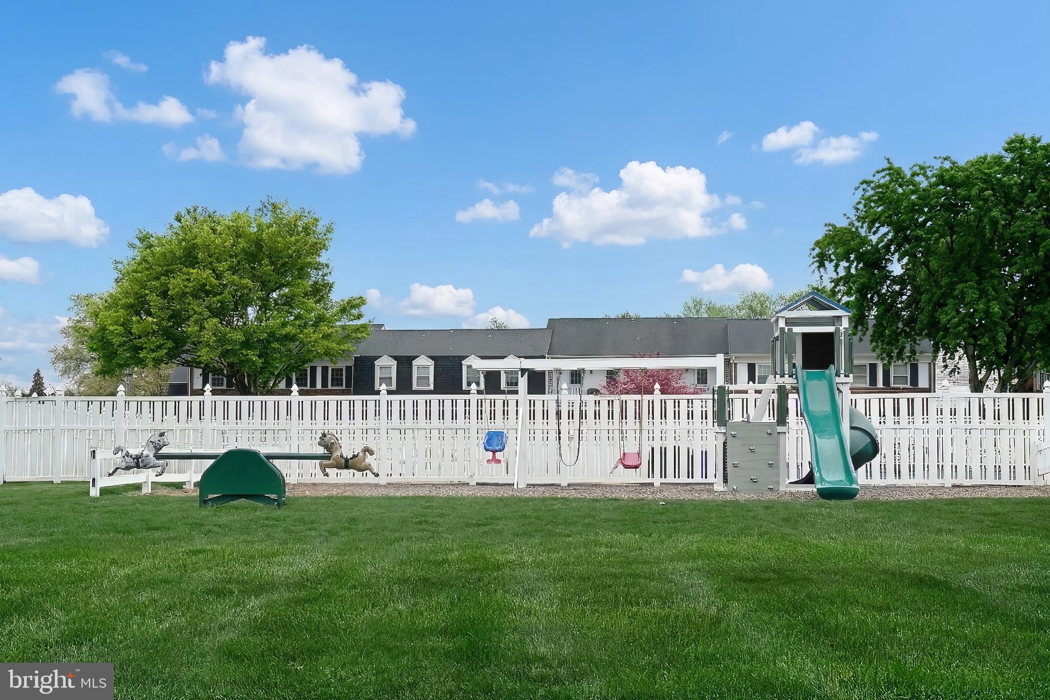 COLONY PARK CONDOS - Residential