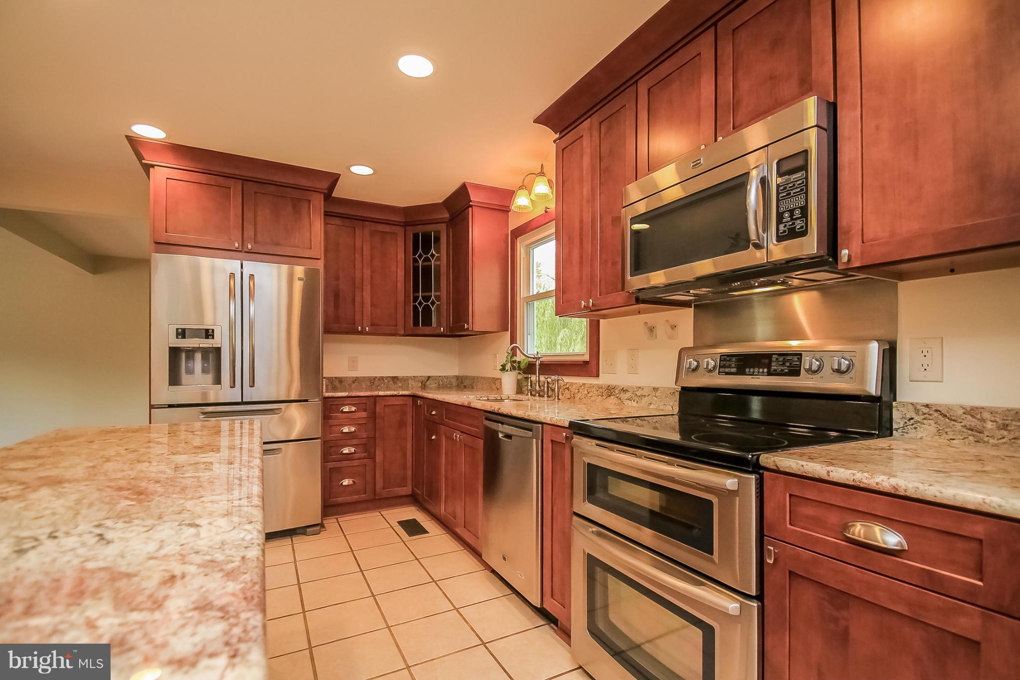 WARR LAKES - Residential