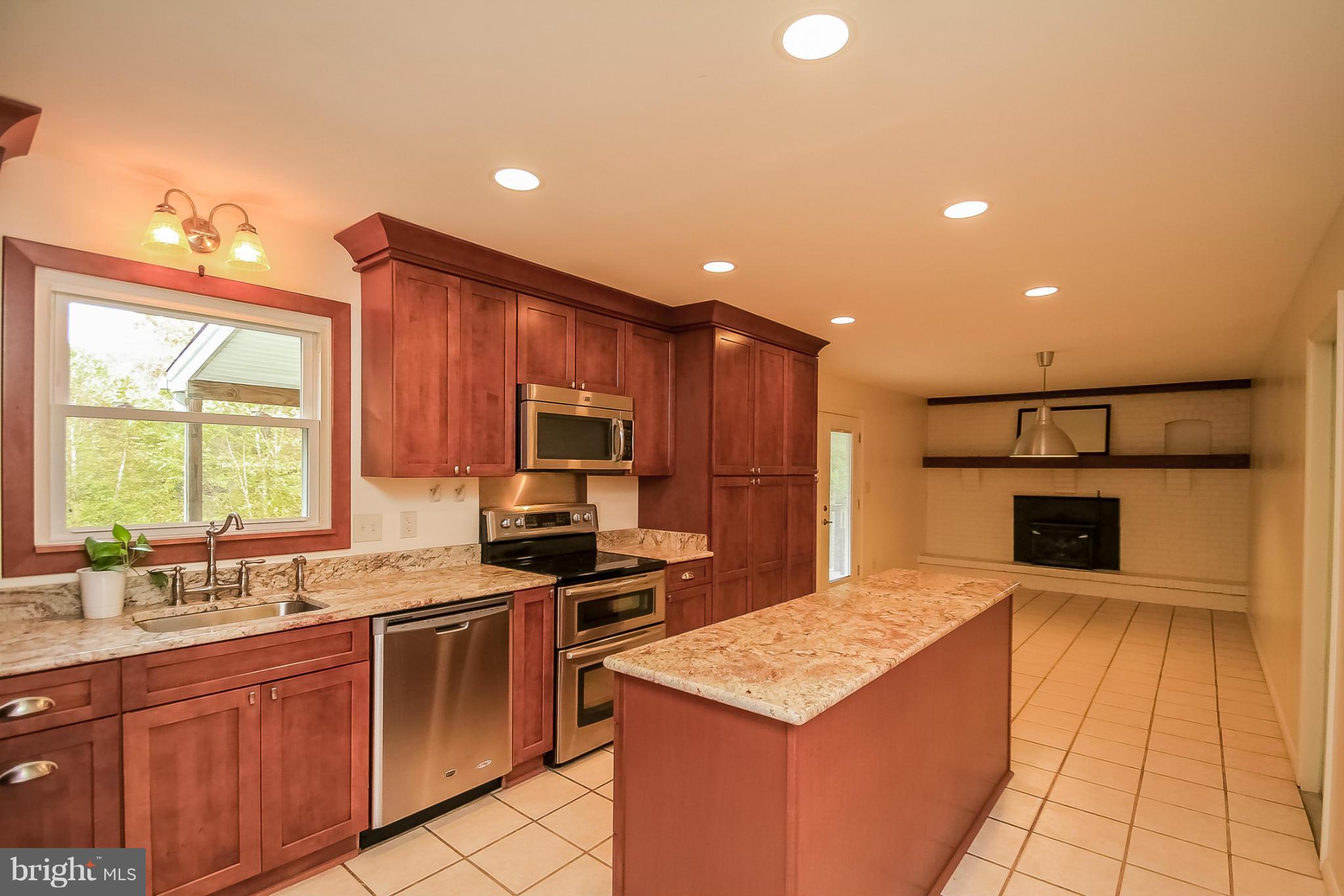 WARR LAKES - Residential