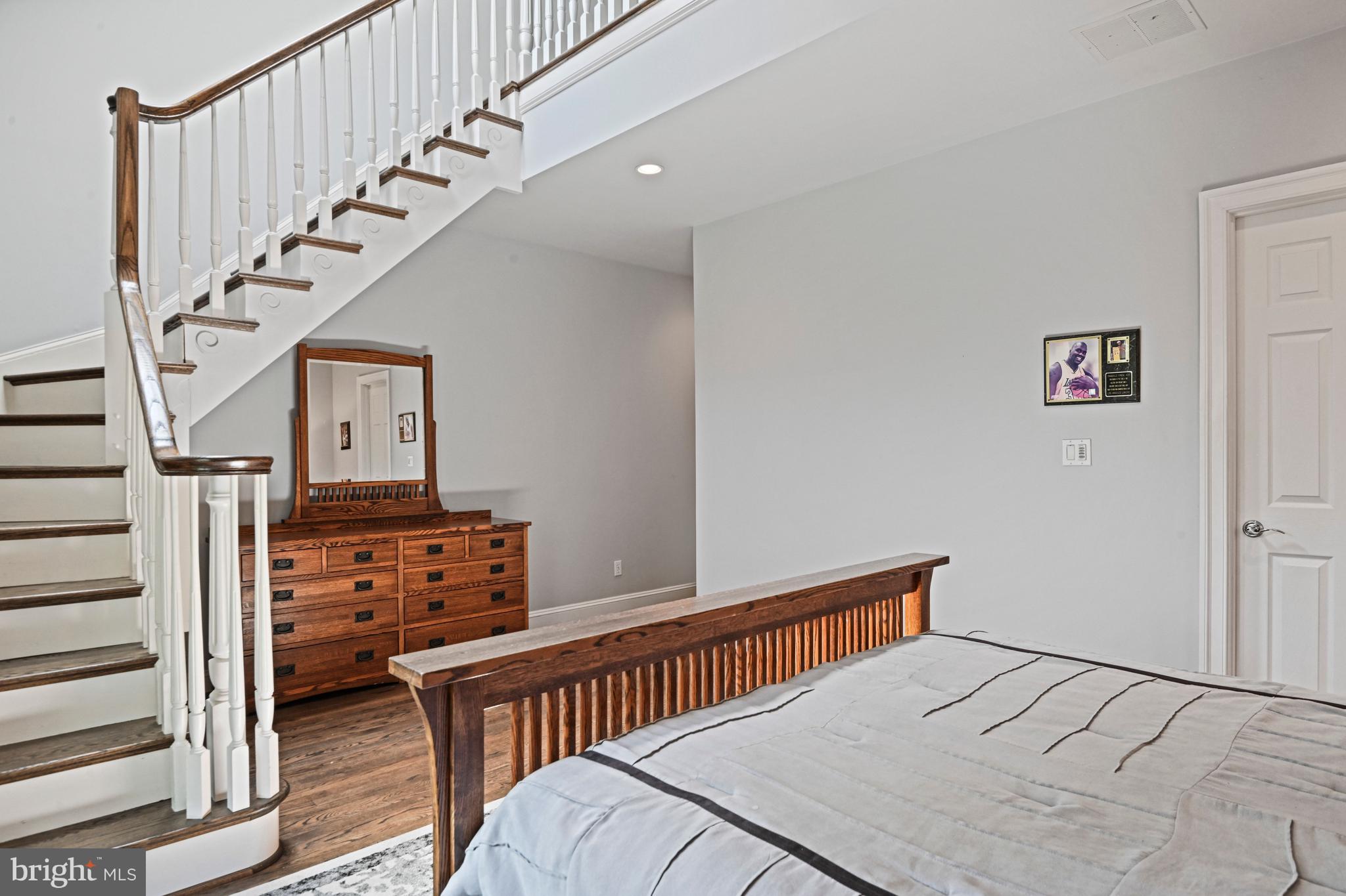 FALCON RIDGE - Residential
