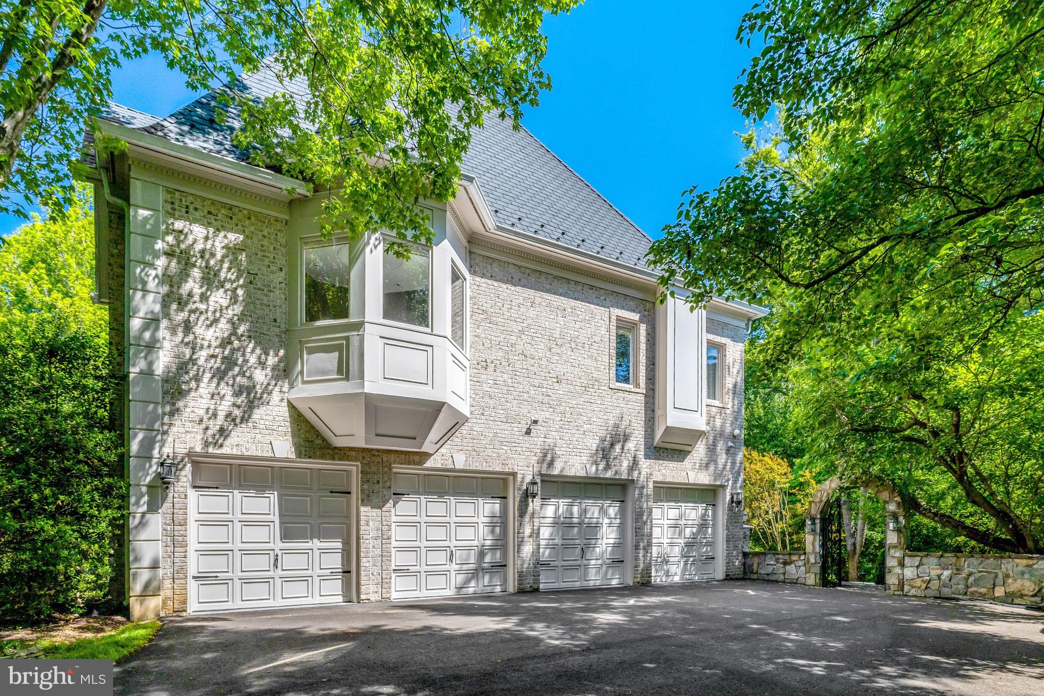 FALCON RIDGE - Residential